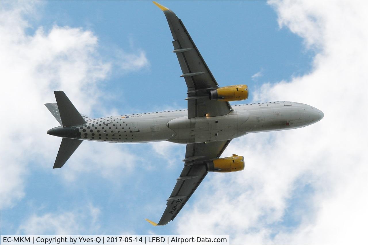 EC-MKM, 2016 Airbus A320-232 C/N 7017, Airbus A320-232, Take off rwy 05, Bordeaux-Mérignac airport (LFBD-BOD)