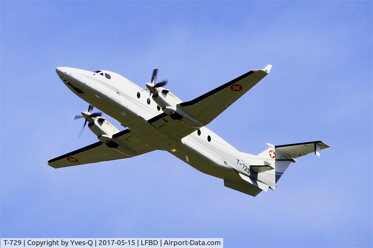 T-729, 1997 Beech 1900D C/N UE-288, Beech 1900D, Climbing from rwy 23, Bordeaux-Mérignac airport (LFBD-BOD)