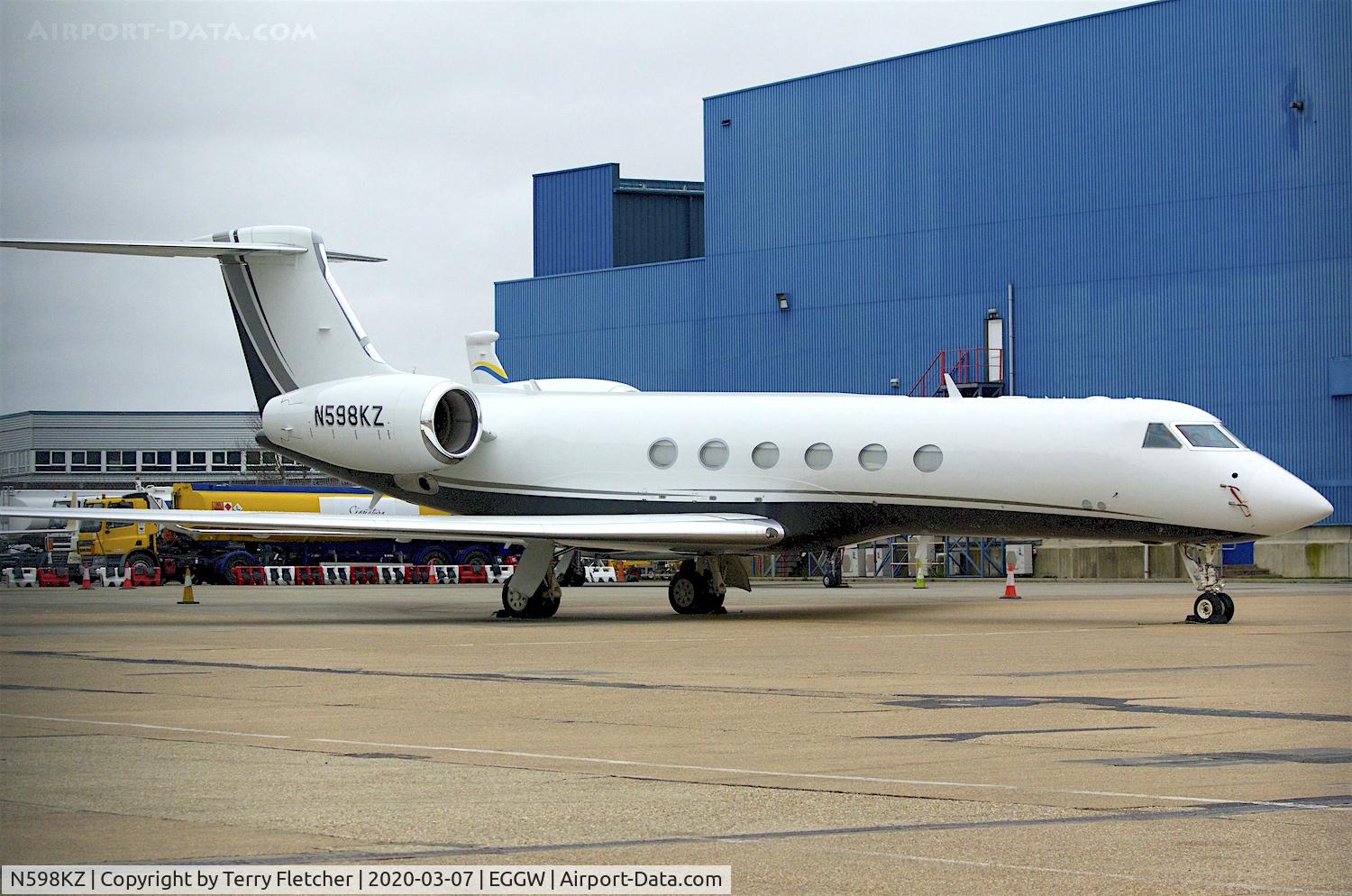 N598KZ, Gulfstream Aerospace Gulfstream GV-SP C/N 582, At Luton