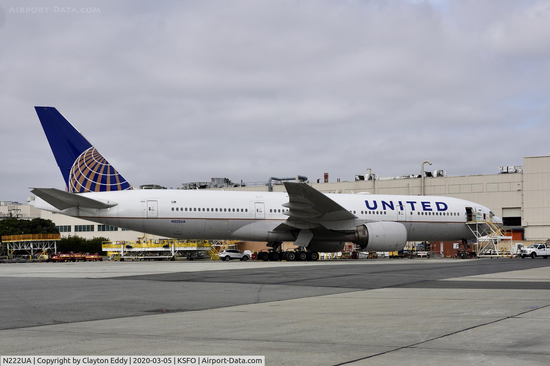 N222UA, 2001 Boeing 777-222 C/N 30553, SFO 2020.