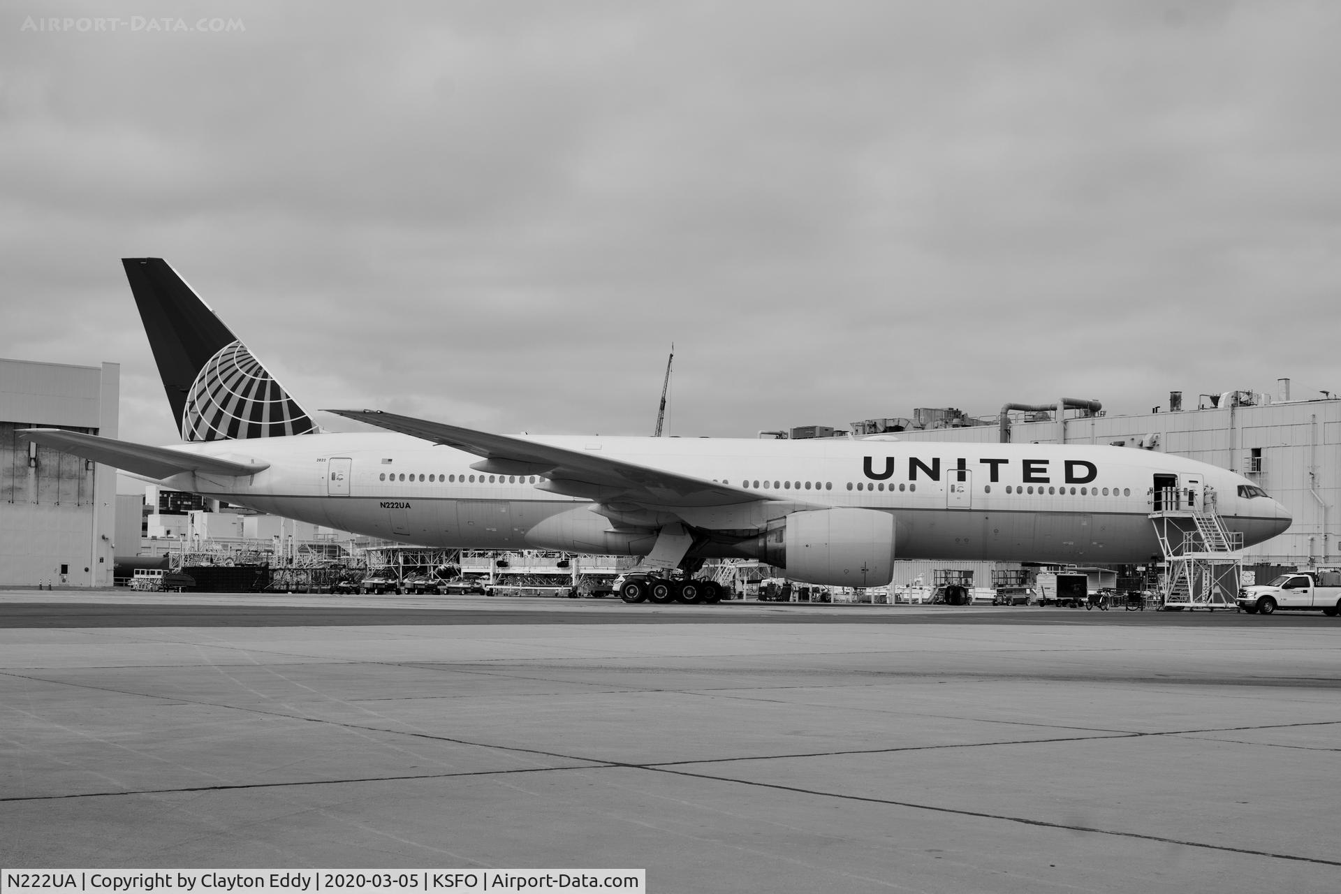 N222UA, 2001 Boeing 777-222 C/N 30553, SFO 2020.