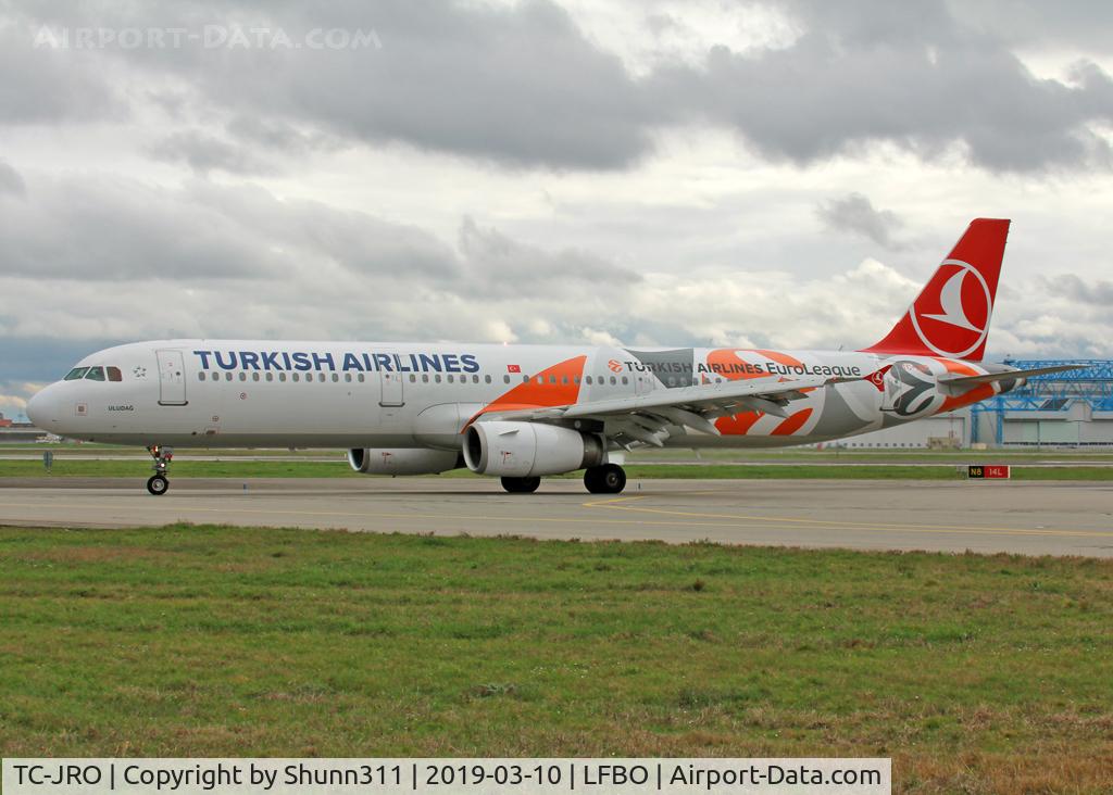 TC-JRO, 2011 Airbus A321-231 C/N 4682, Taxiing to the Terminal in new Euroleague c/s