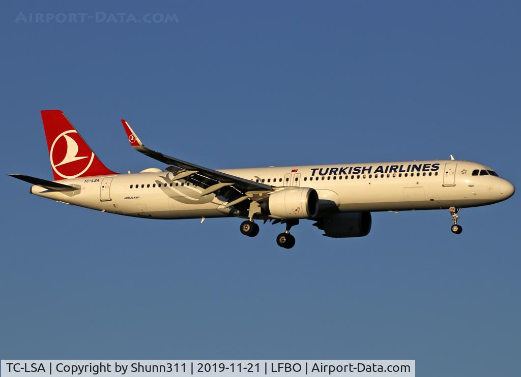 TC-LSA, 2018 Airbus A321-271NX C/N 8155, Landing rwy 14R