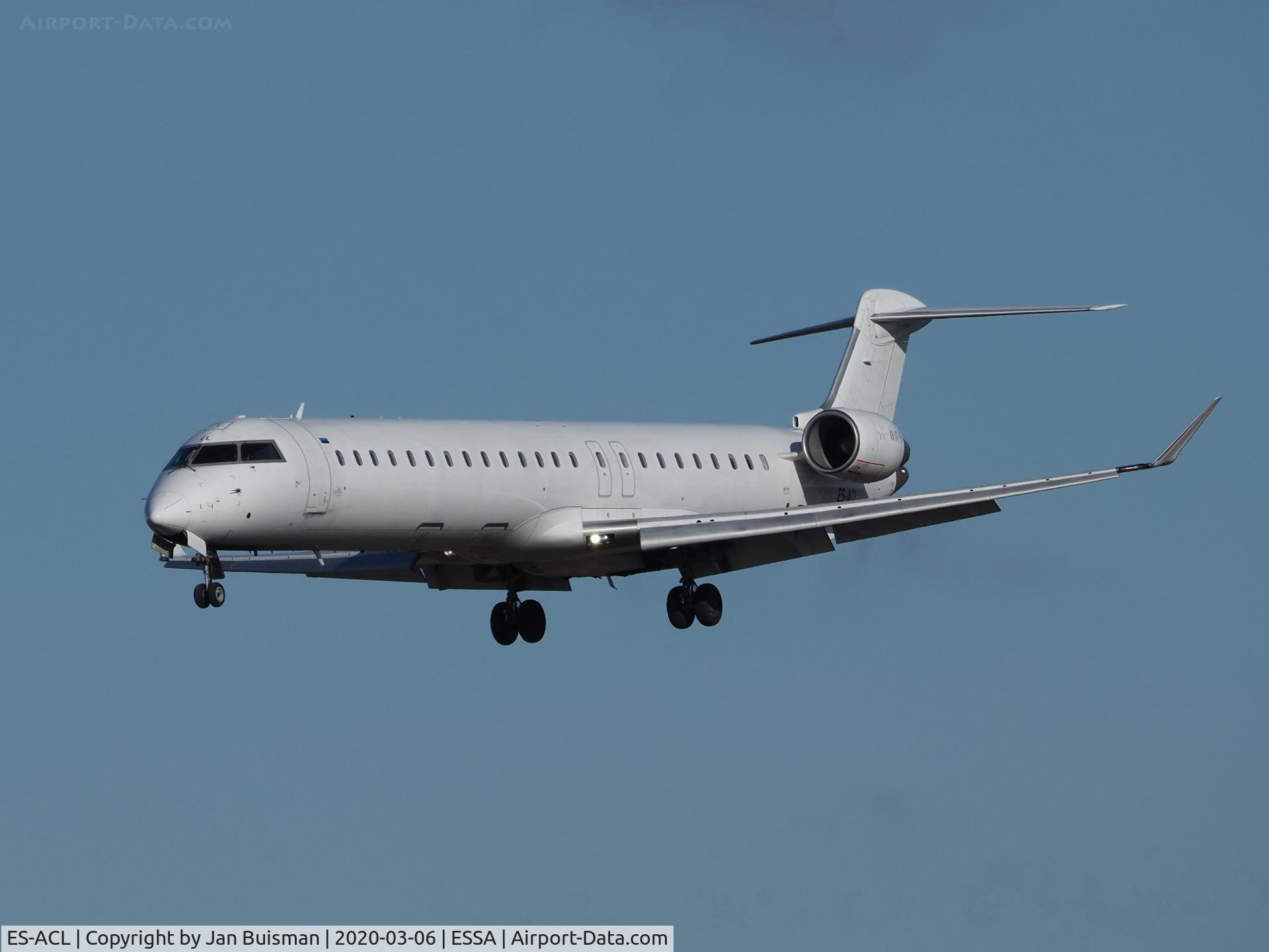 ES-ACL, 2005 Bombardier CRJ-900 (CL-600-2D24) C/N 15065, Nordica, all whit op for LOT