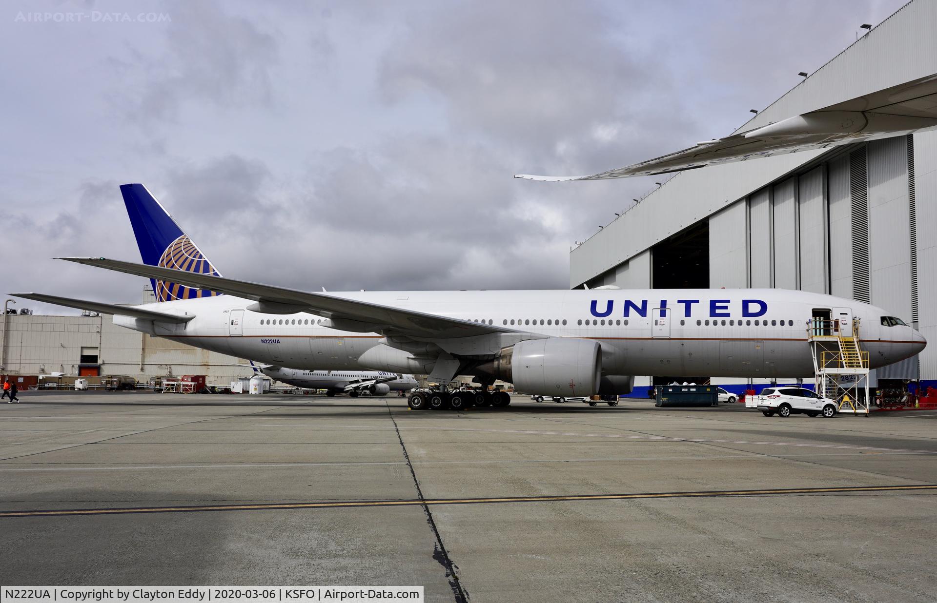 N222UA, 2001 Boeing 777-222 C/N 30553, SFO 2020.