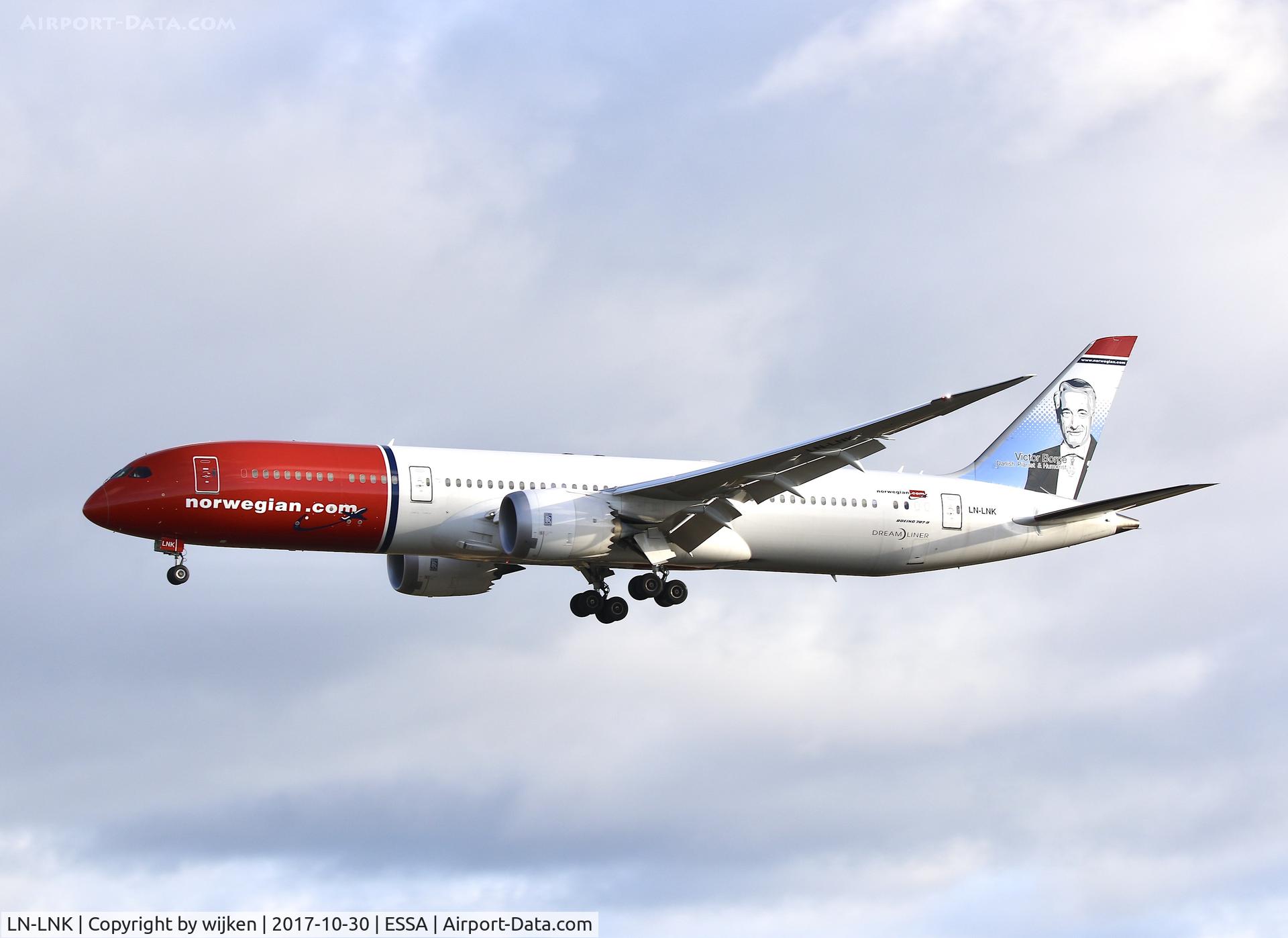 LN-LNK, 2016 Boeing 787-9 Dreamliner Dreamliner C/N 62082, RWY 01L