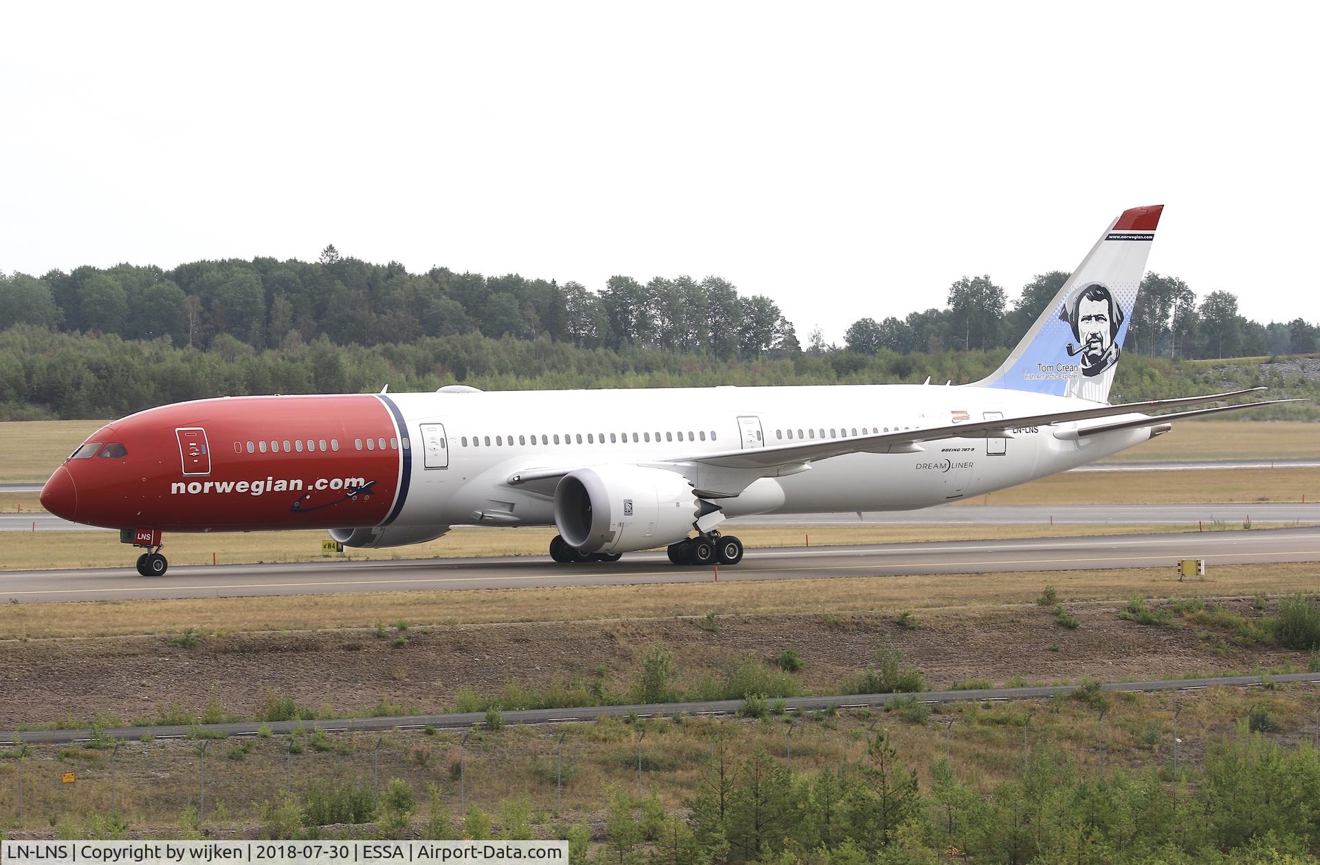 LN-LNS, 2017 Boeing 787-9 Dreamliner C/N 63311, Taxiway W