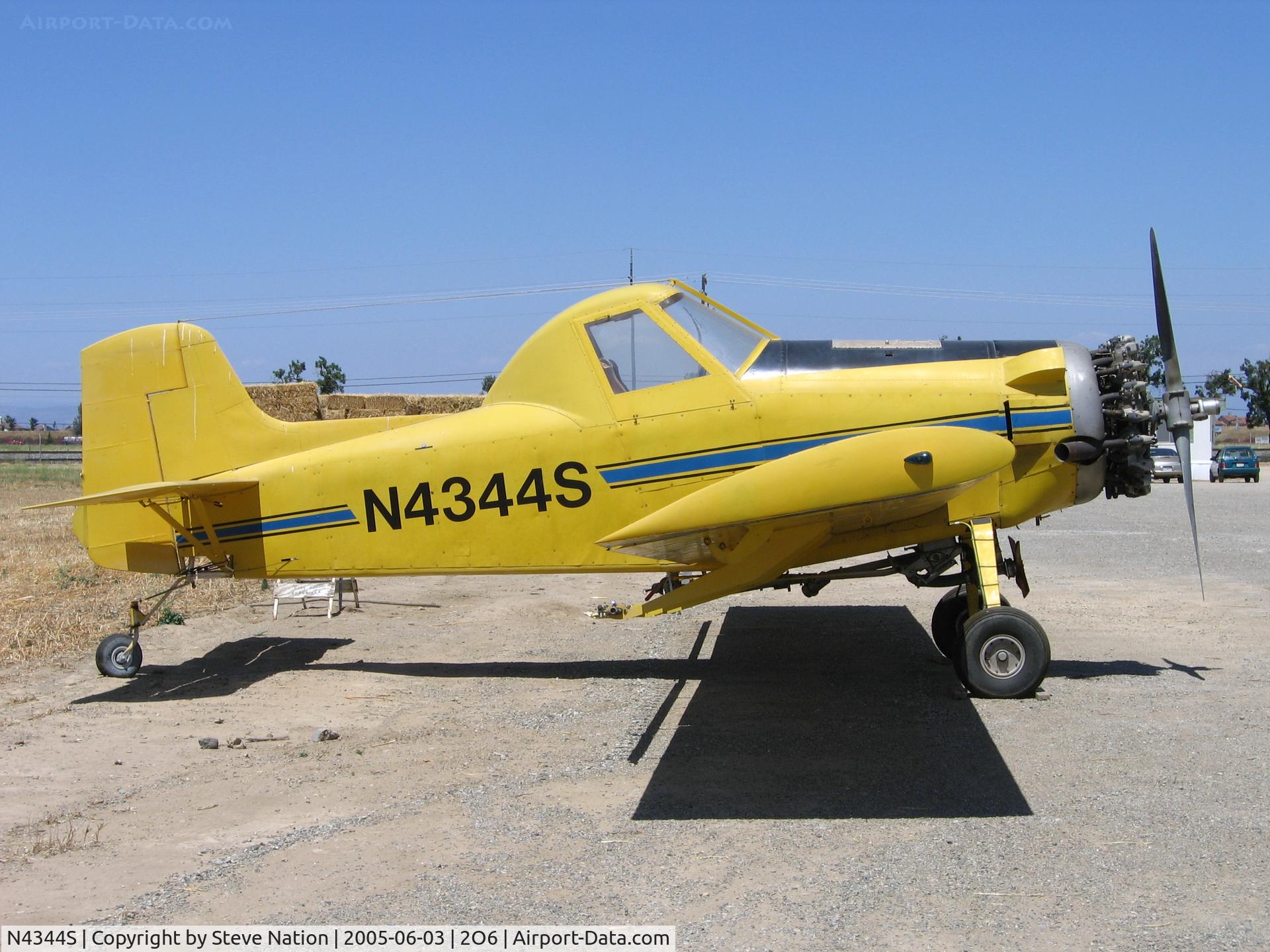 N4344S, 1975 Air Tractor Inc AT-300 C/N 300-0024, Andres Blech Air Tractor AT-300 as sprayer at Chowchilla, CA