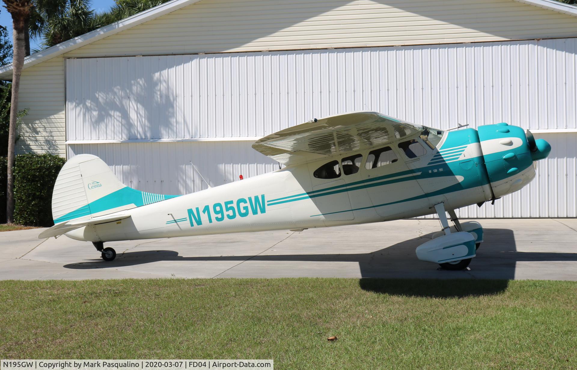 N195GW, 1949 Cessna 195 C/N 7455, Cessna 195