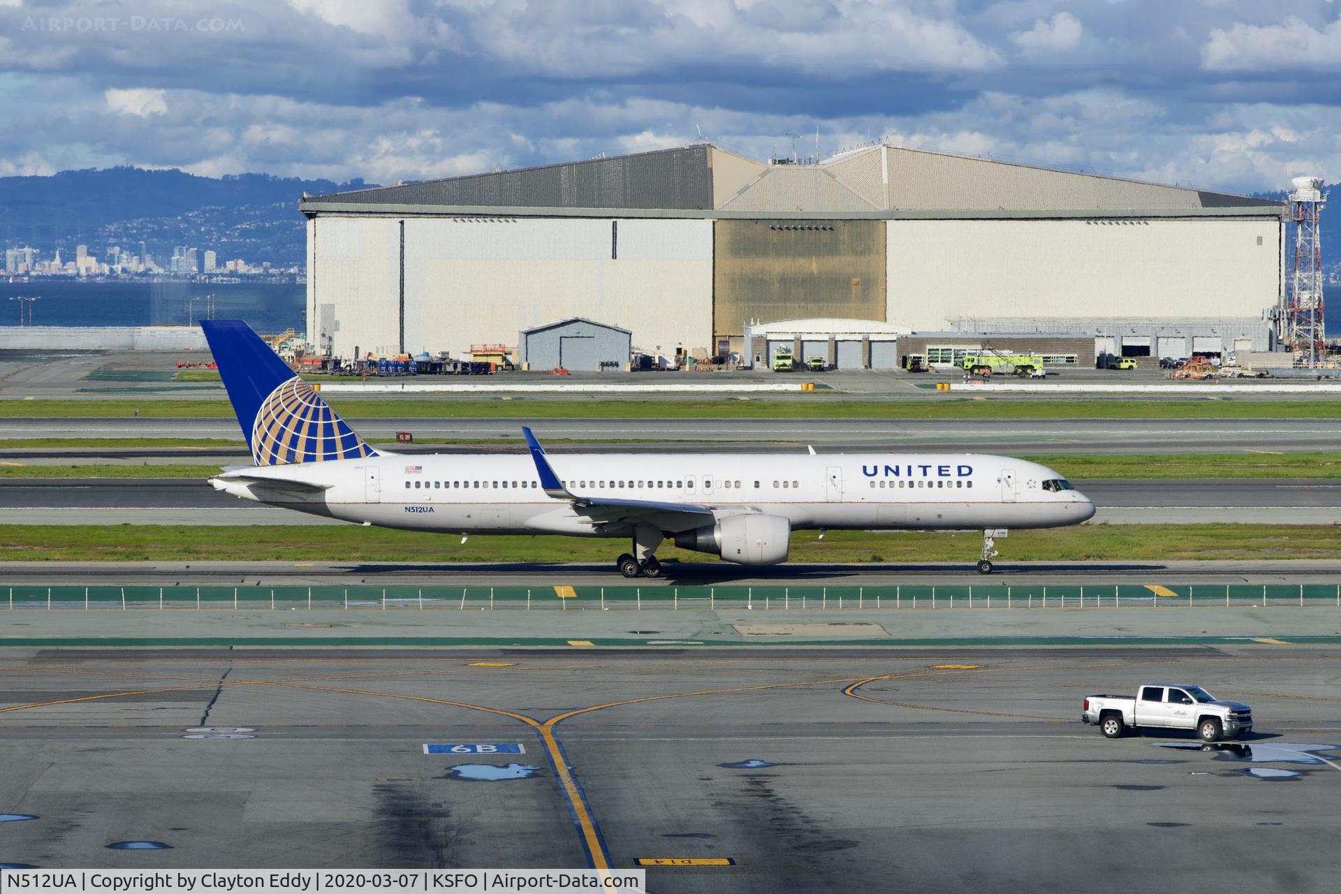 N512UA, 1990 Boeing 757-222 C/N 24809, Sky Terrace SFO 2020.
