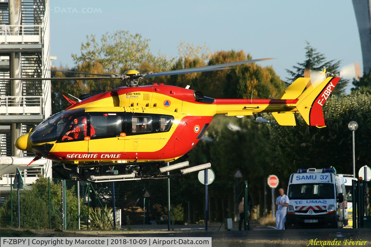 F-ZBPY, Eurocopter-Kawasaki EC-145 (BK-117C-2) C/N 9050, Taking off from Trousseau hospital.