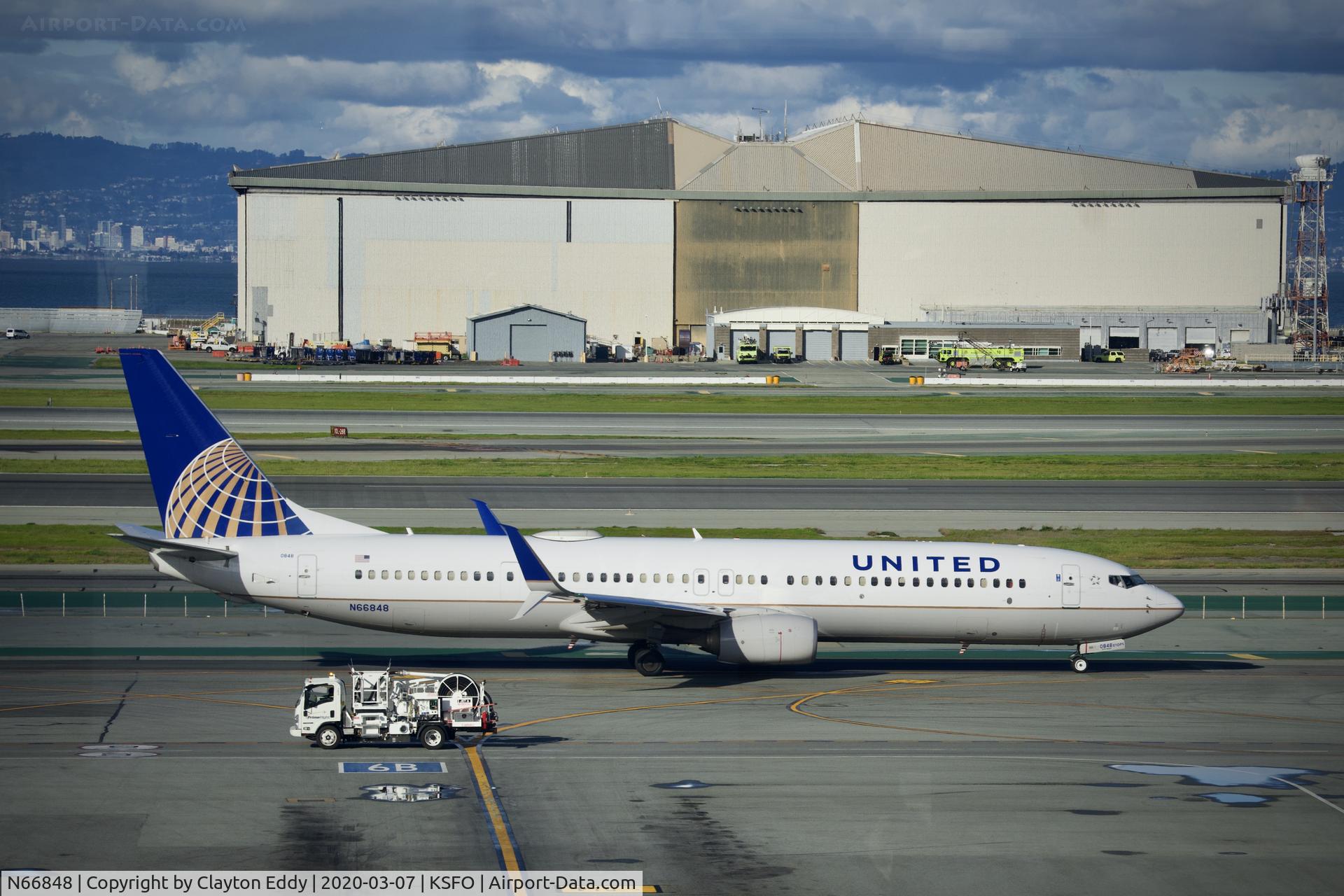 N66848, 2015 Boeing 737-924/ER C/N 42188, Sky Terrace SFO 2020.