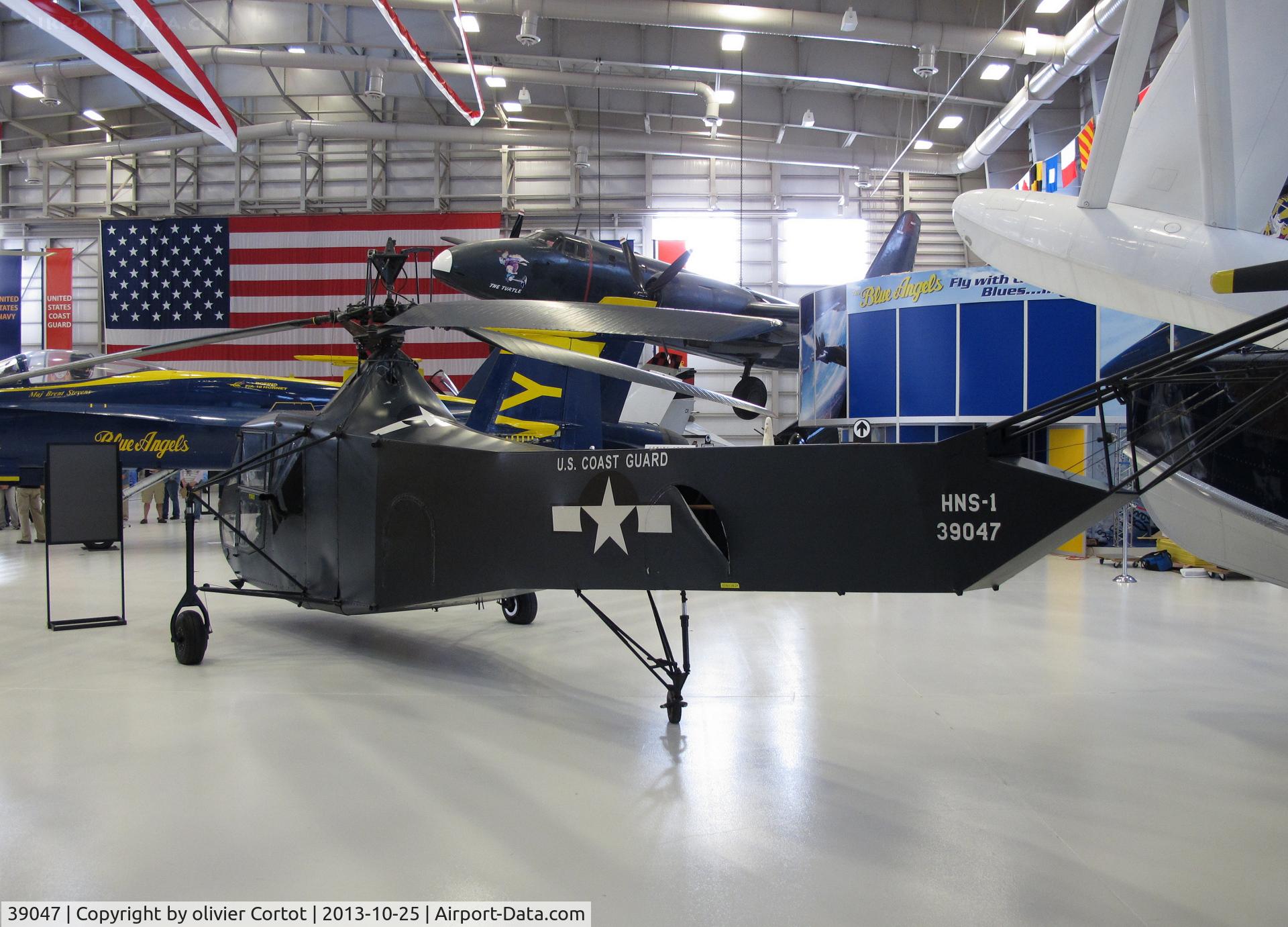 39047, 1944 Sikorsky HNS-1 Hoverfly C/N 104, rear view