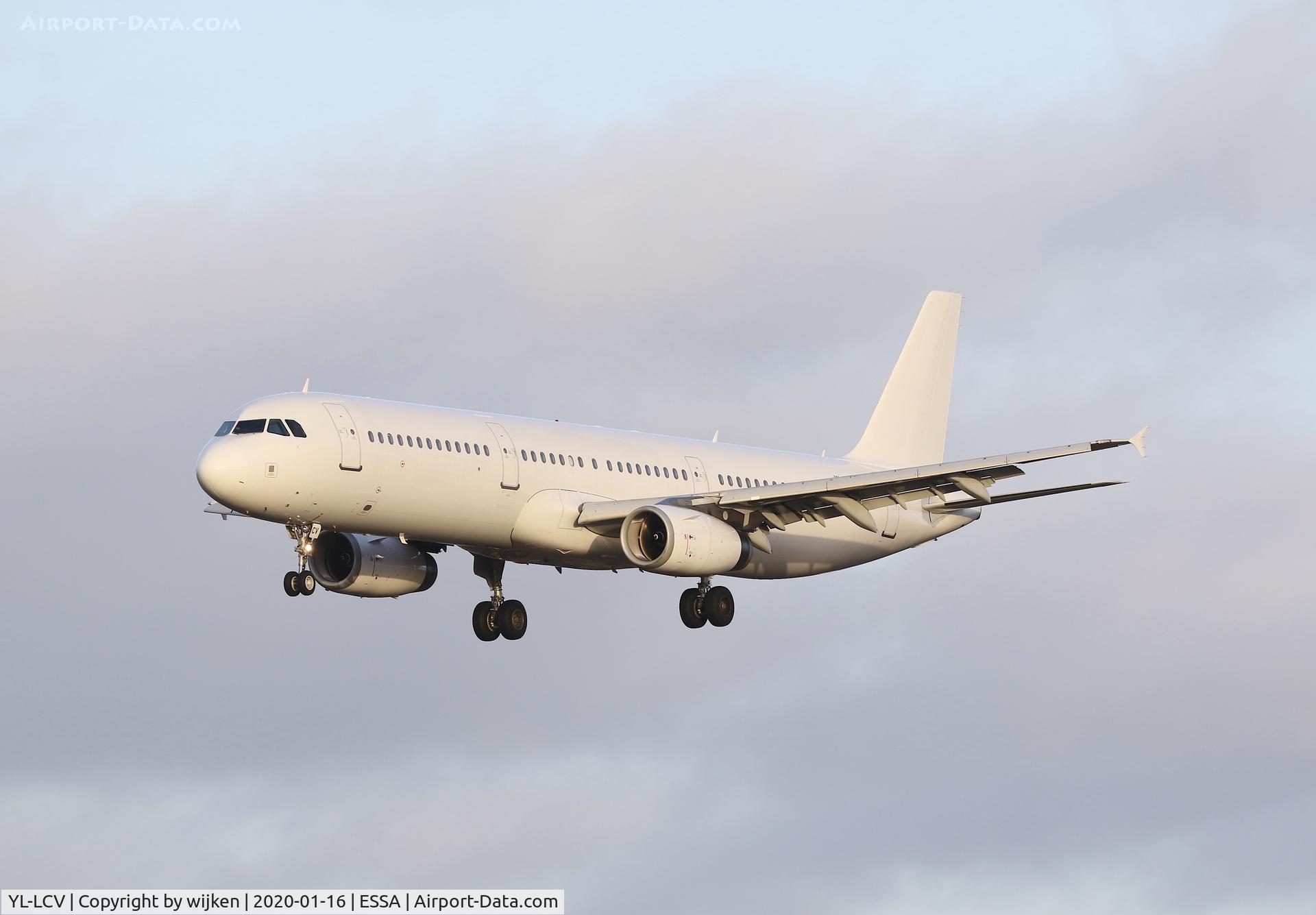 YL-LCV, 2004 Airbus A321-231 C/N 2216, RWY 26