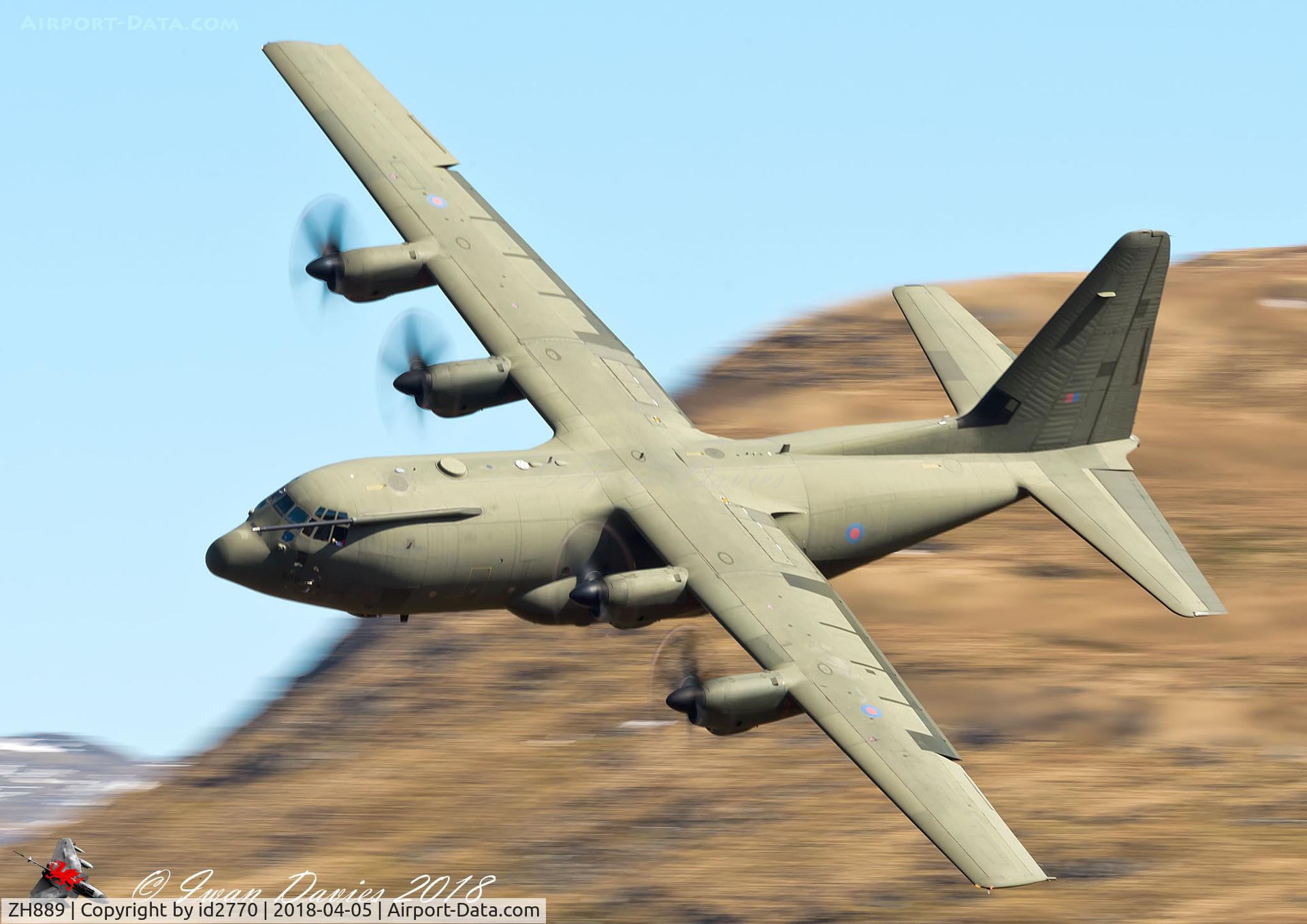 ZH889, 2000 Lockheed Martin C-130J Hercules C.5 C/N 382-5500, Seen in the Mach Loop