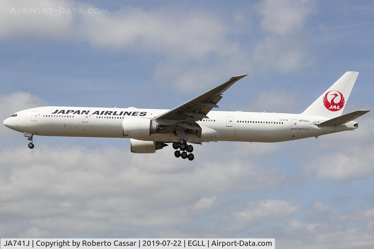 JA741J, 2009 Boeing 777-346/ER C/N 36128, Heathrow