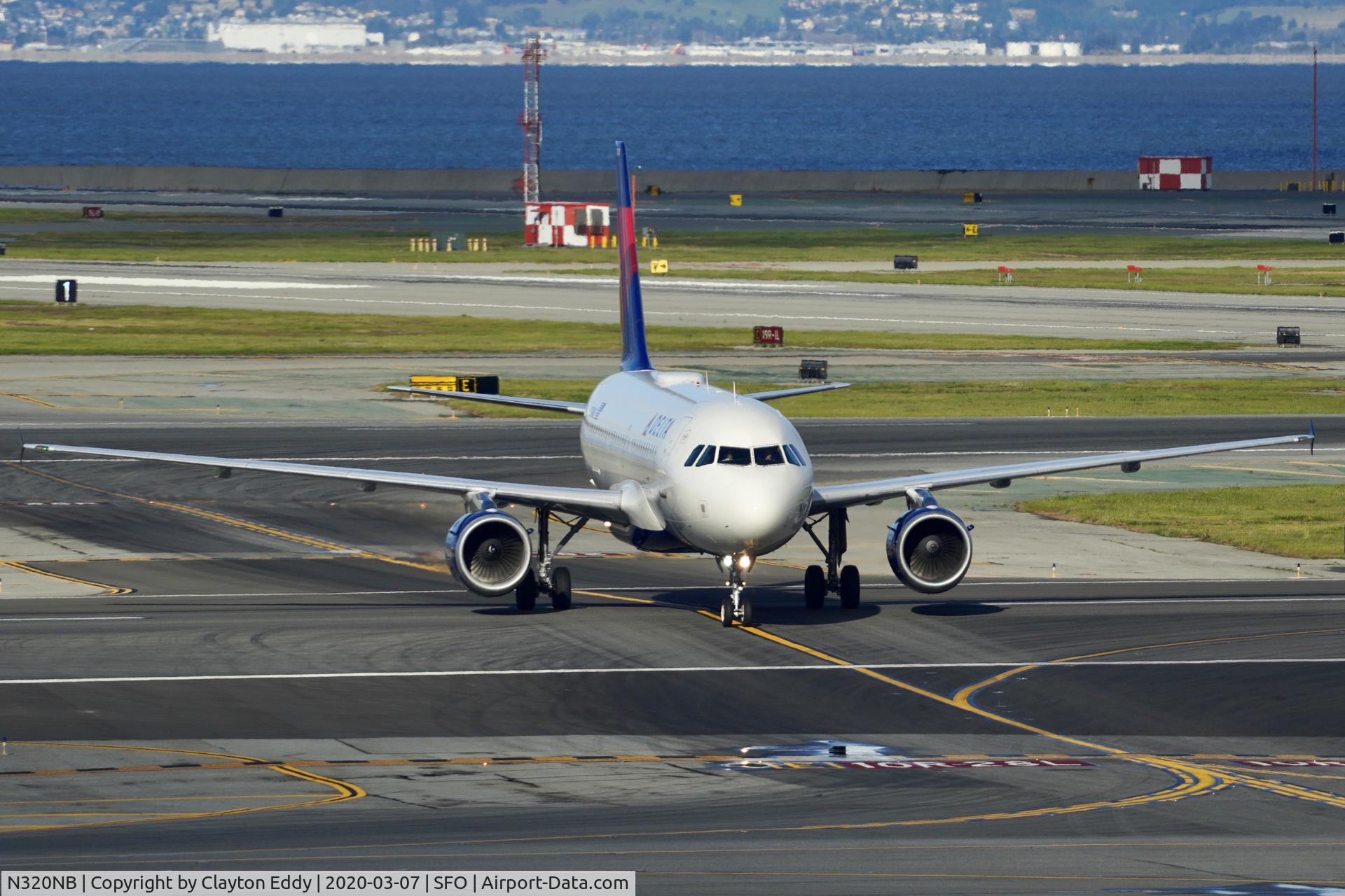 N320NB, 2000 Airbus A319-114 C/N 1392, Sky Terrace SFO 2020.