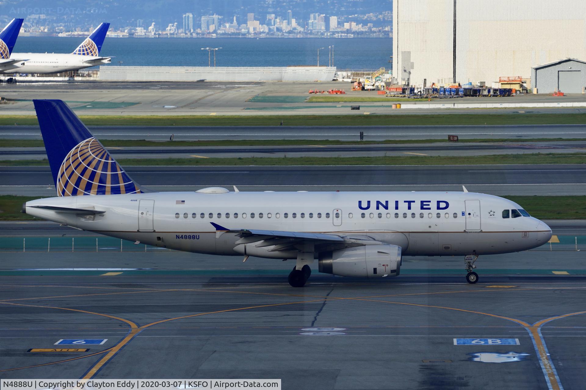 N4888U, 2007 Airbus A319-132 C/N 3258, Sky Terrace SFO 2020.
