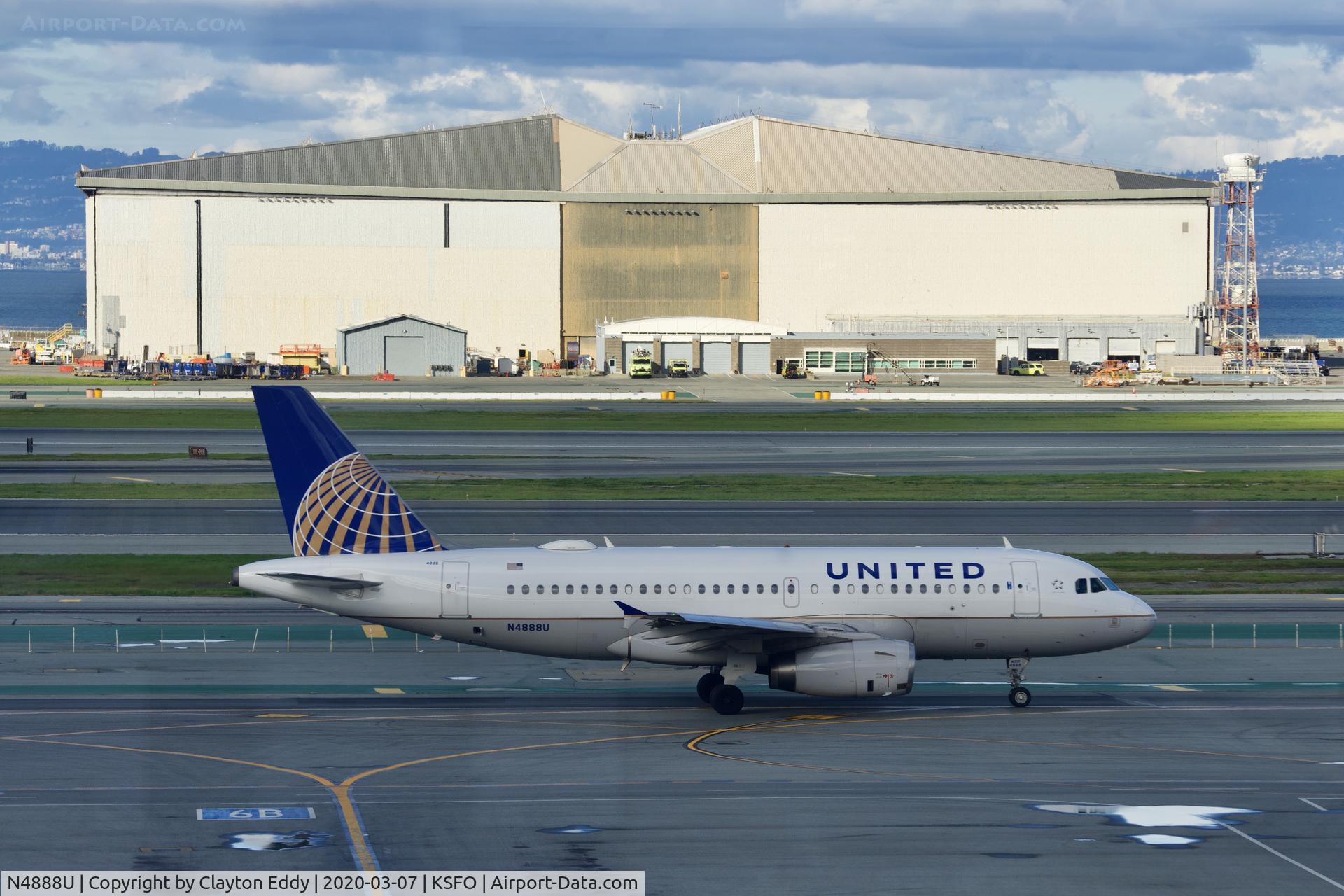 N4888U, 2007 Airbus A319-132 C/N 3258, Sky Terrace SFO 2020.