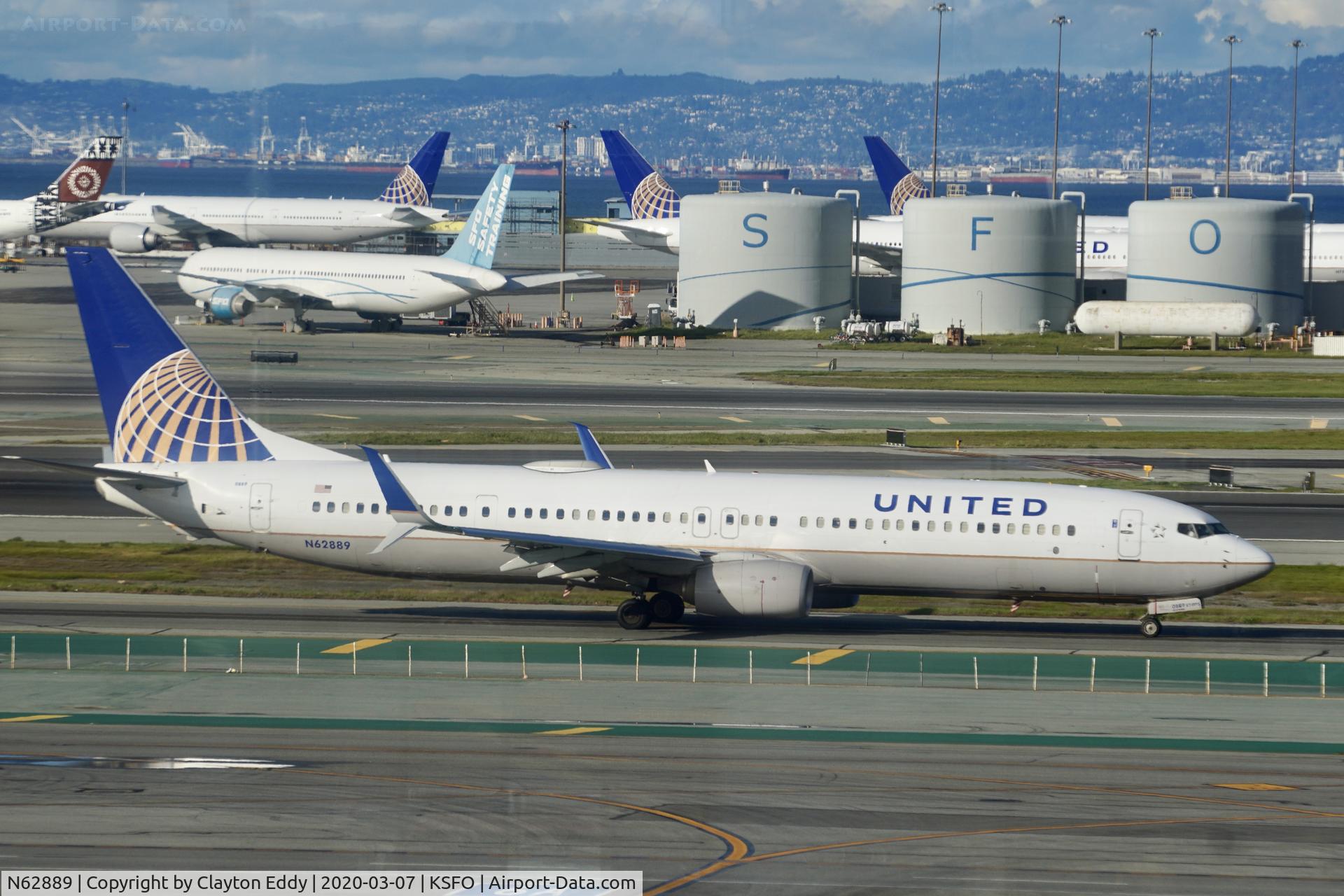 N62889, 2015 Boeing 737-924/ER C/N 42193, Sky Terrace SFO 2020.