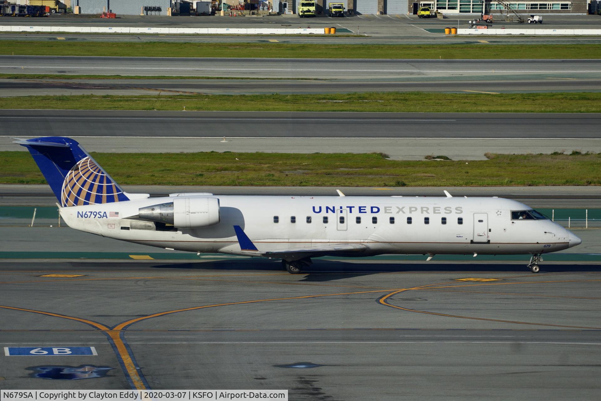 N679SA, 2002 Canadair CL-600-2B19 Regional Jet CRJ-200ER C/N 7652, Sky Terrace SFO 2020.