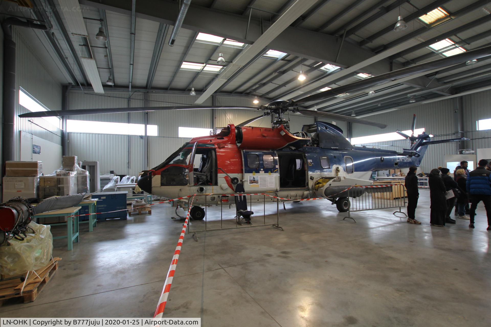 LN-OHK, 2004 Eurocopter AS-332L-2 C/N 2613, for Trainig at CFA Bonneuil en France