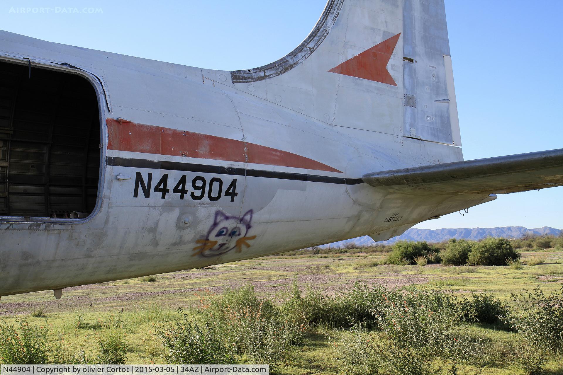 N44904, 1945 Douglas C-54Q Skymaster (DC-4) C/N 10862, south of phoenix