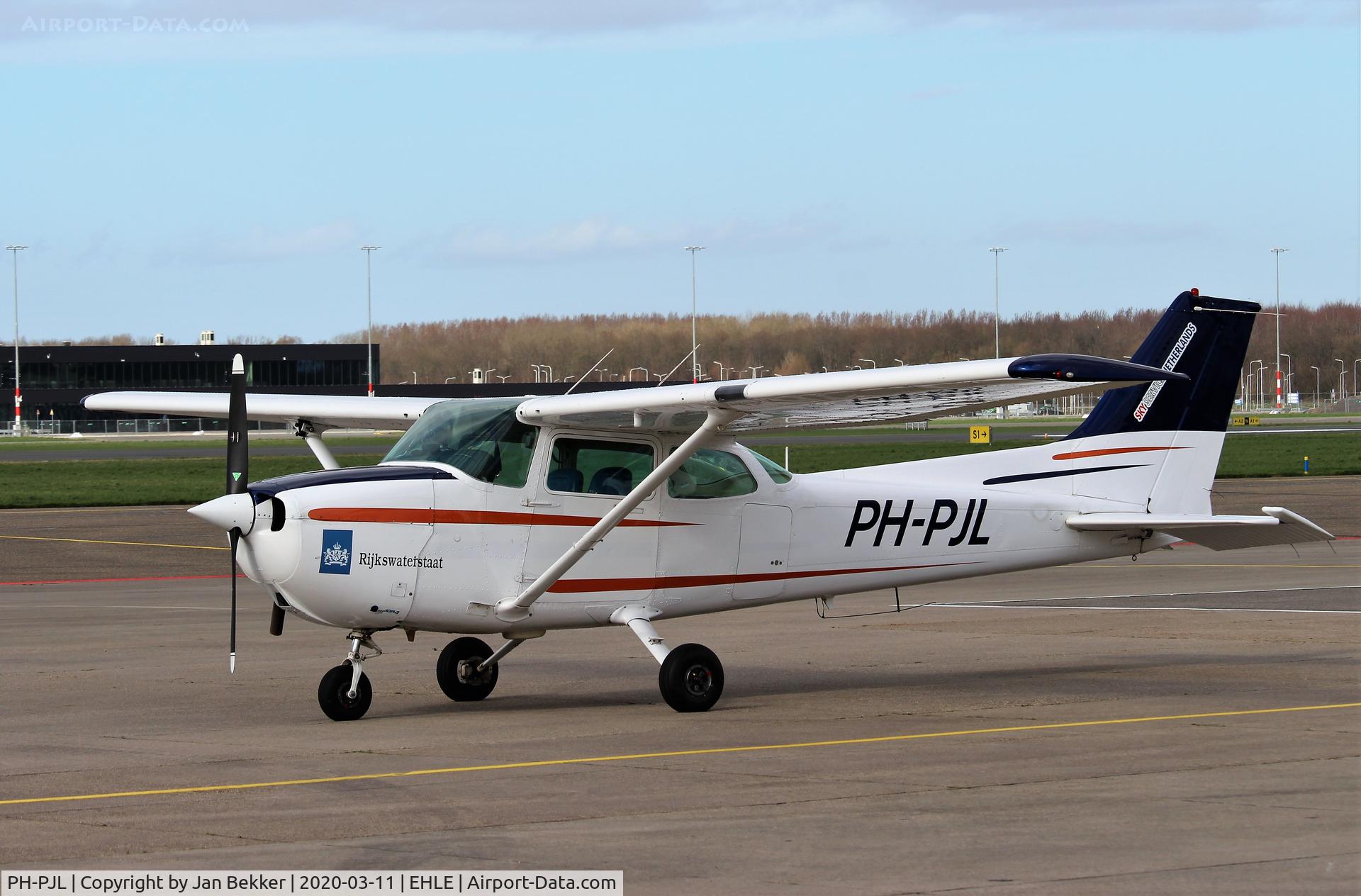PH-PJL, Cessna 172P C/N 17275586, Lelystad Airport