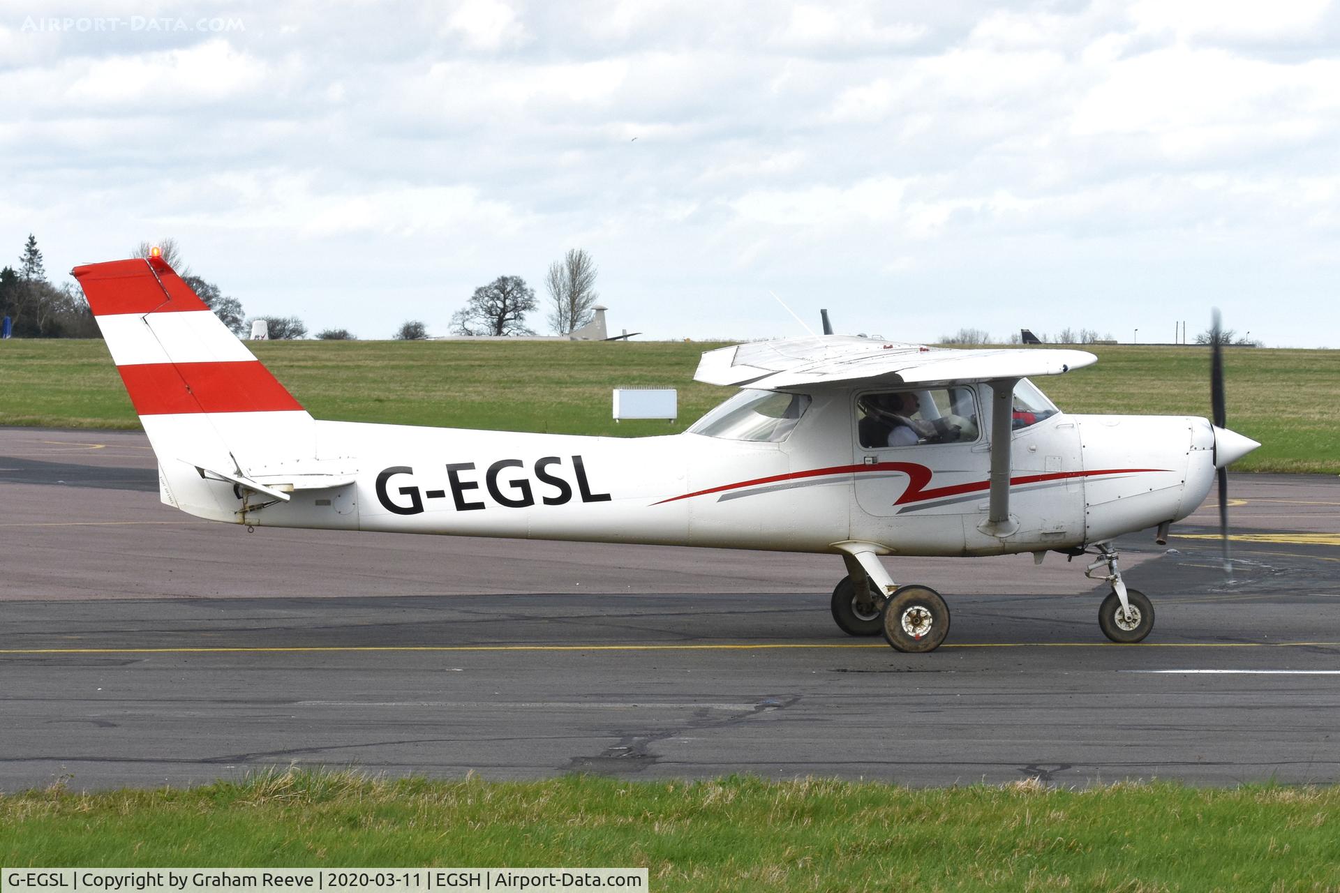 G-EGSL, 1977 Reims F152 C/N F15201446, Departing from Norwich.