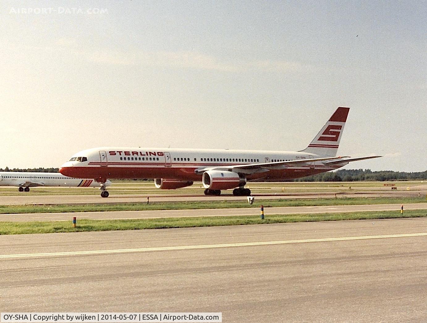 OY-SHA, 1991 Boeing 757-2J4 C/N 25155, Taxiway Z