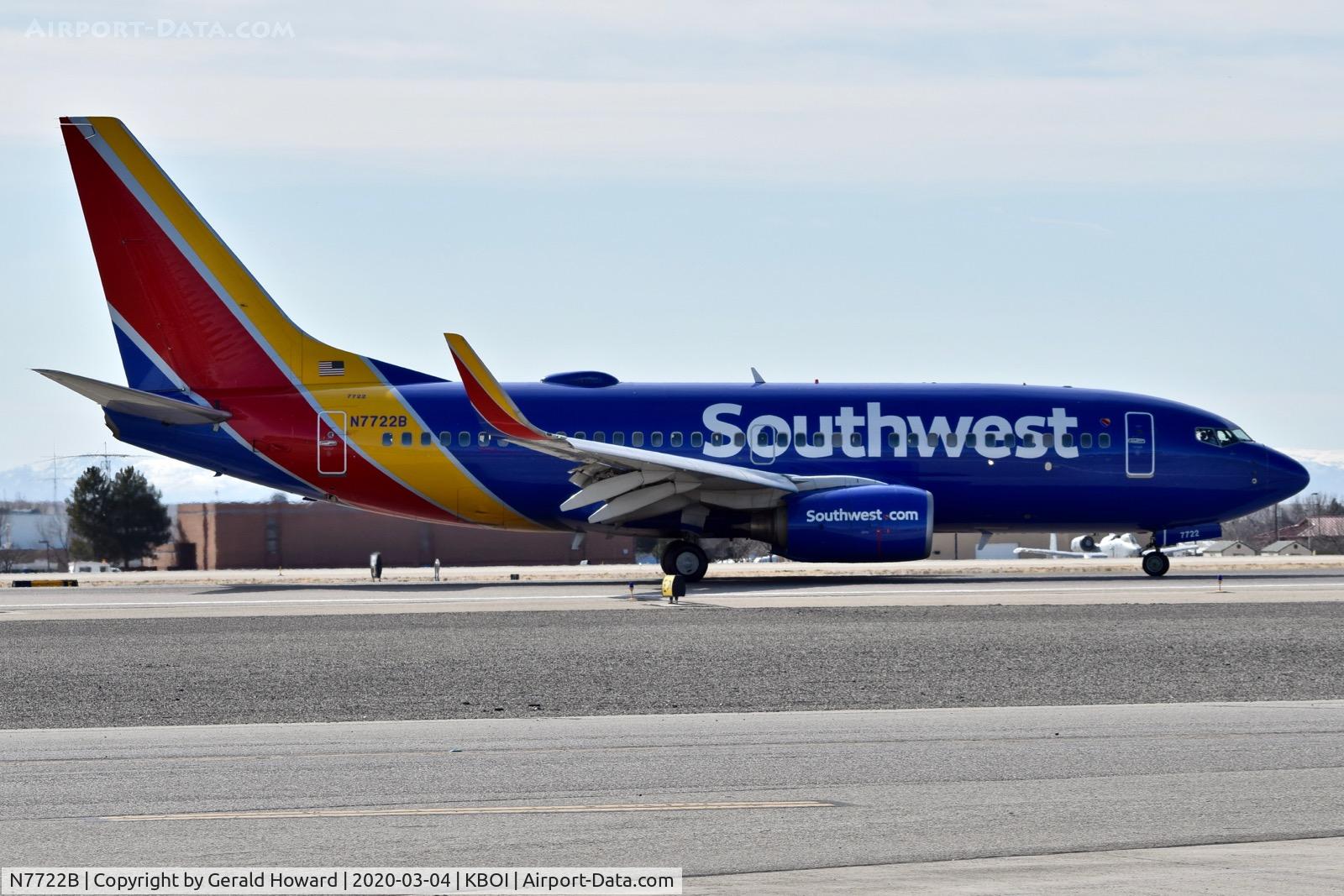N7722B, 2006 Boeing 737-76N C/N 32668, Landing 28R.