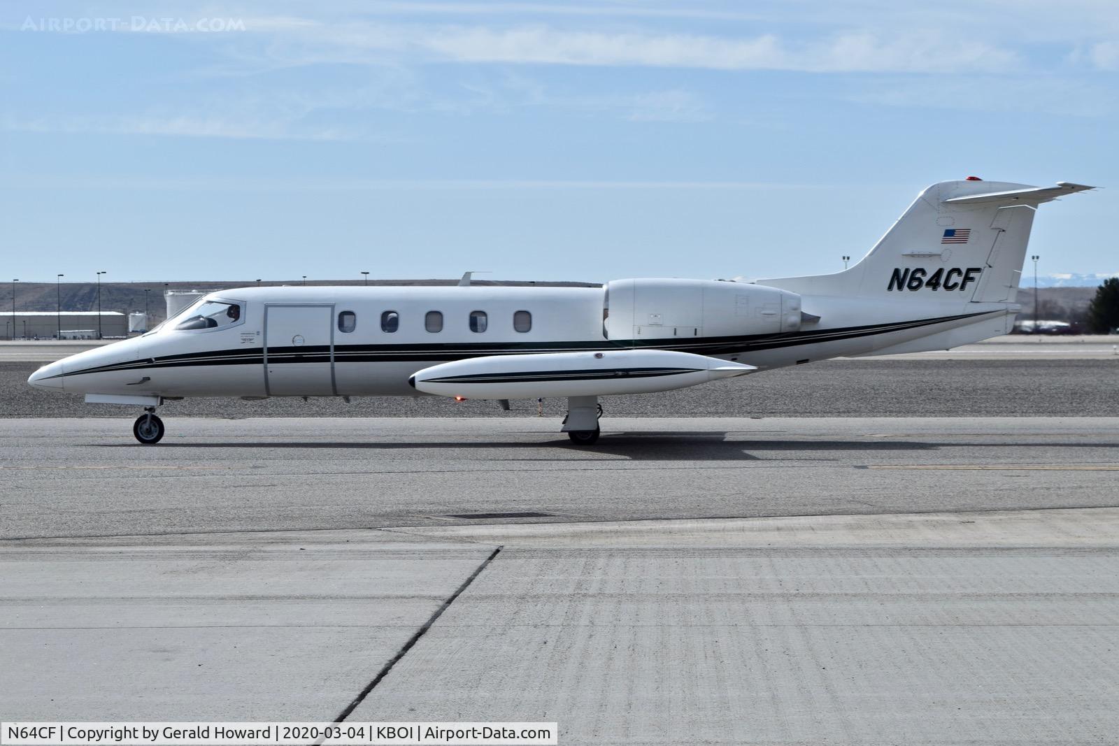 N64CF, 1982 Gates Learjet 35A C/N 461, Taxiing on Alpha.