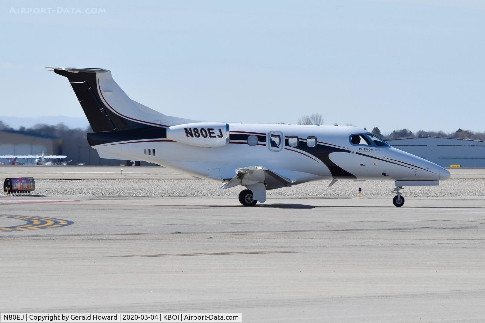 N80EJ, 2010 Embraer EMB-500 Phenom 100 C/N 50000133, Taxiing on Alpha.