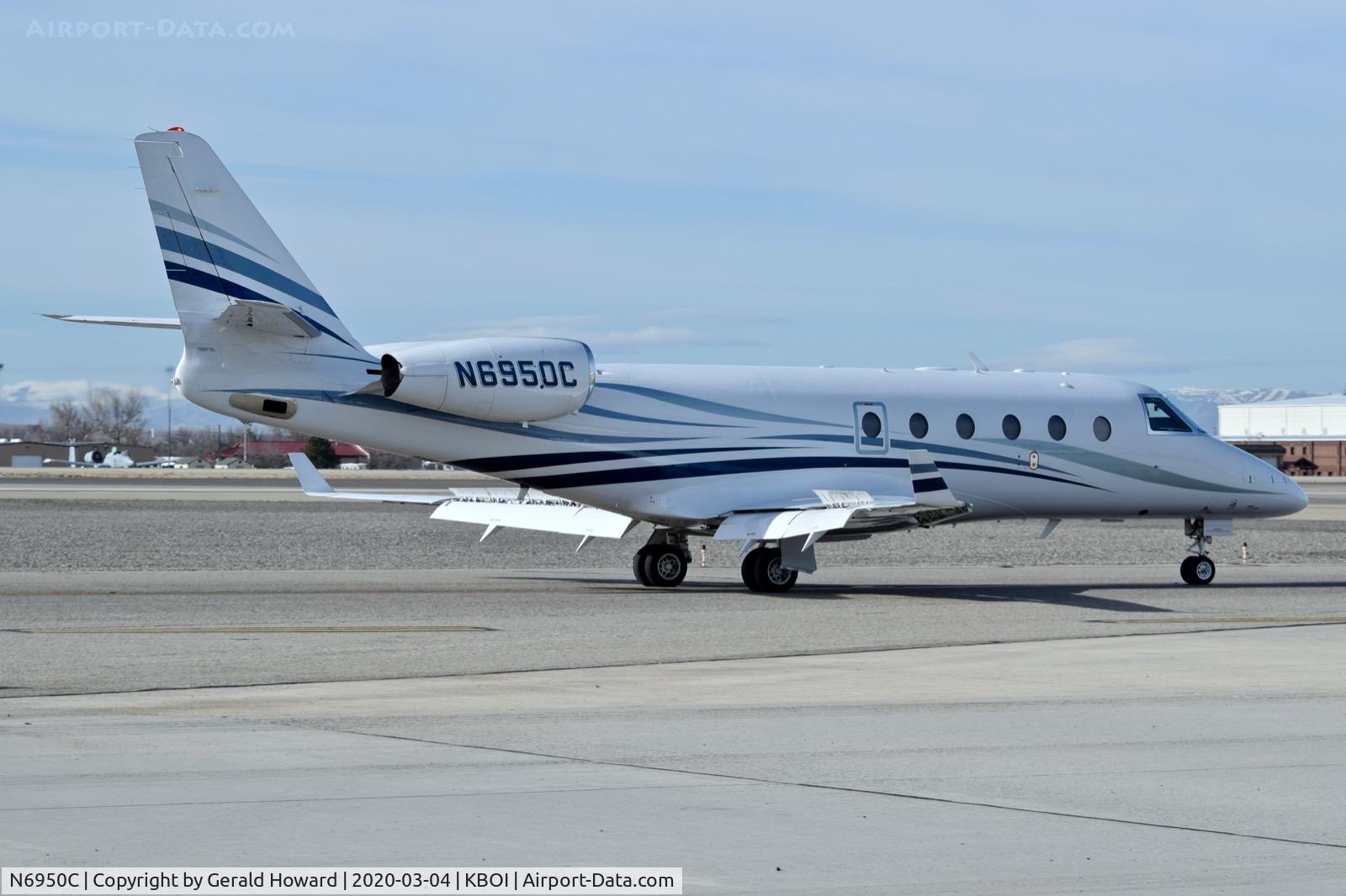 N6950C, 2016 Israel Aerospace Industries Gulfstream G150 C/N 322, Taxiing on Alpha.