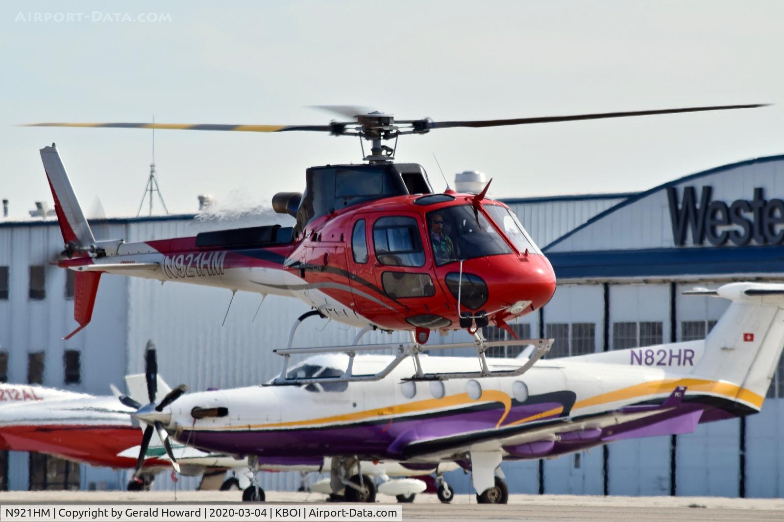 N921HM, 2015 Airbus Helicopters AS-350B-3 Ecureuil C/N 7981, Hovering over south GA ramp.