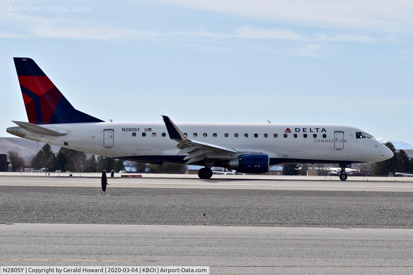 N280SY, 2018 Embraer 175LR (ERJ-170-200LR) C/N 17000745, Take off run on 28R.