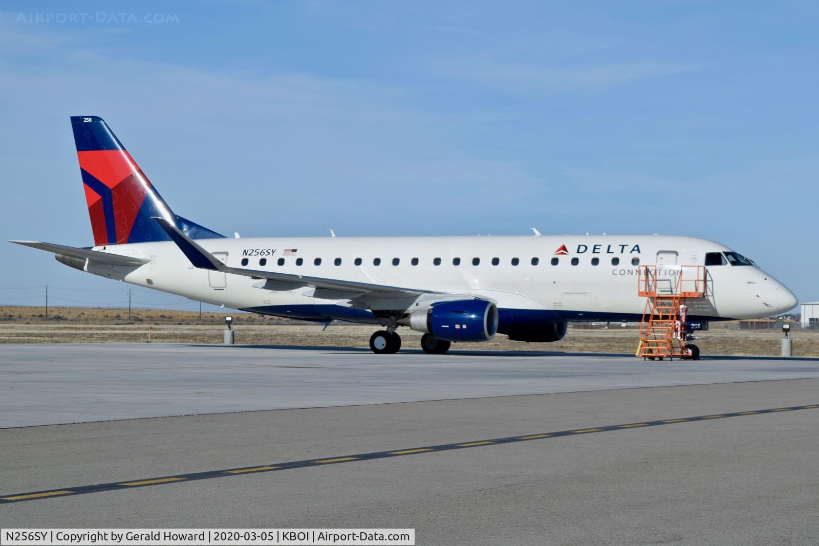 N256SY, 2017 Embraer 175LR (ERJ-170-200LR) C/N 17000647, Parked on the Skywest maintenance ramp.