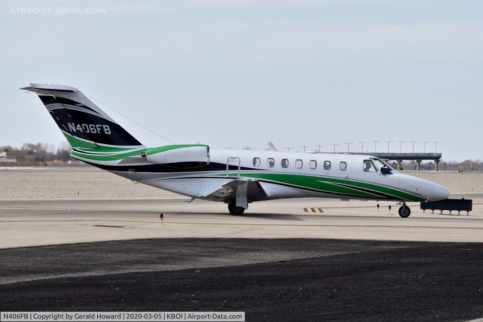 N406FB, 2012 Cessna 525B  Citation CJ3 C/N 525B0386, Taxiing onto the north GA ramp.