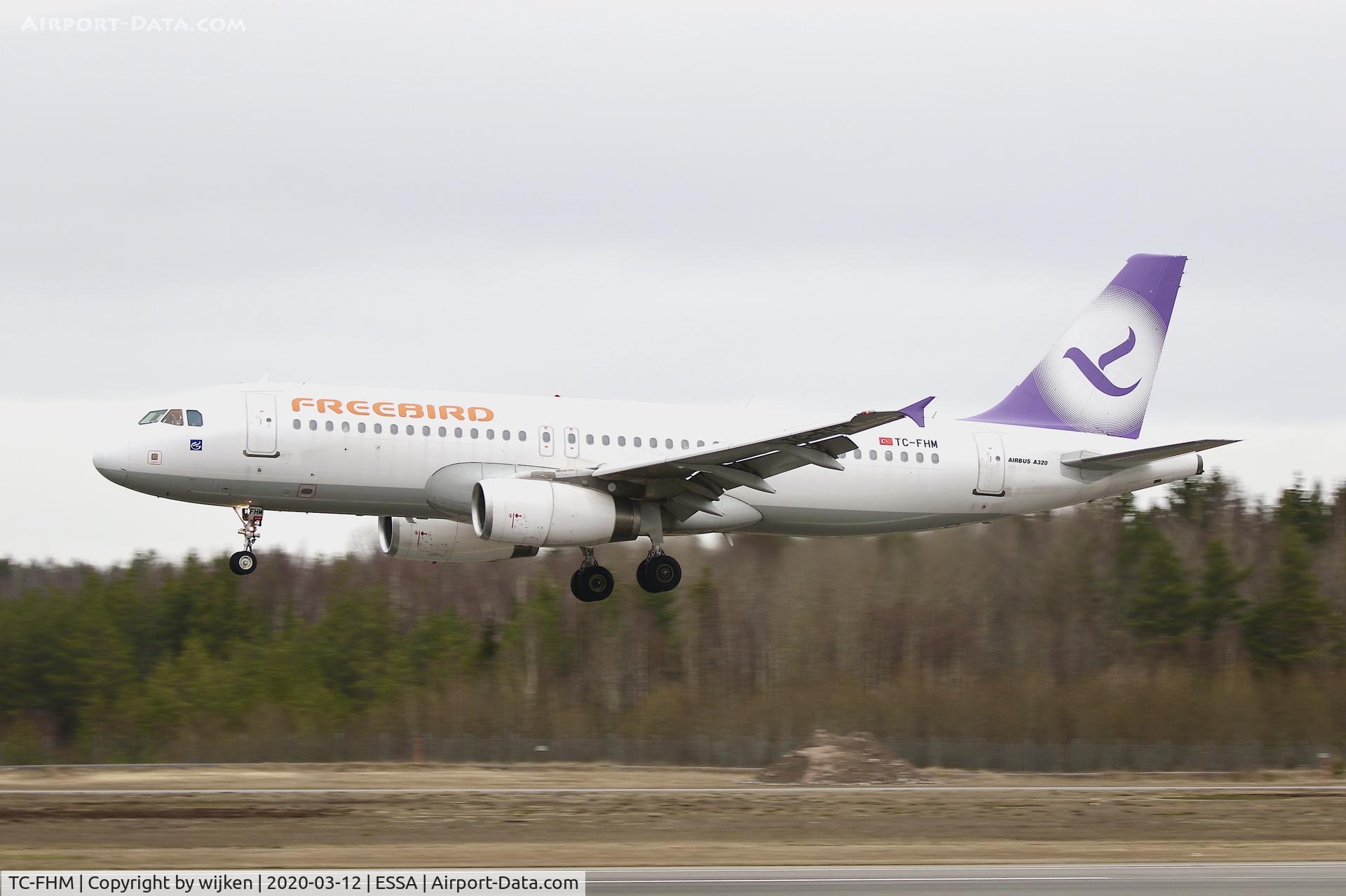 TC-FHM, 2006 Airbus A320-232 C/N 3012, RWY 26
