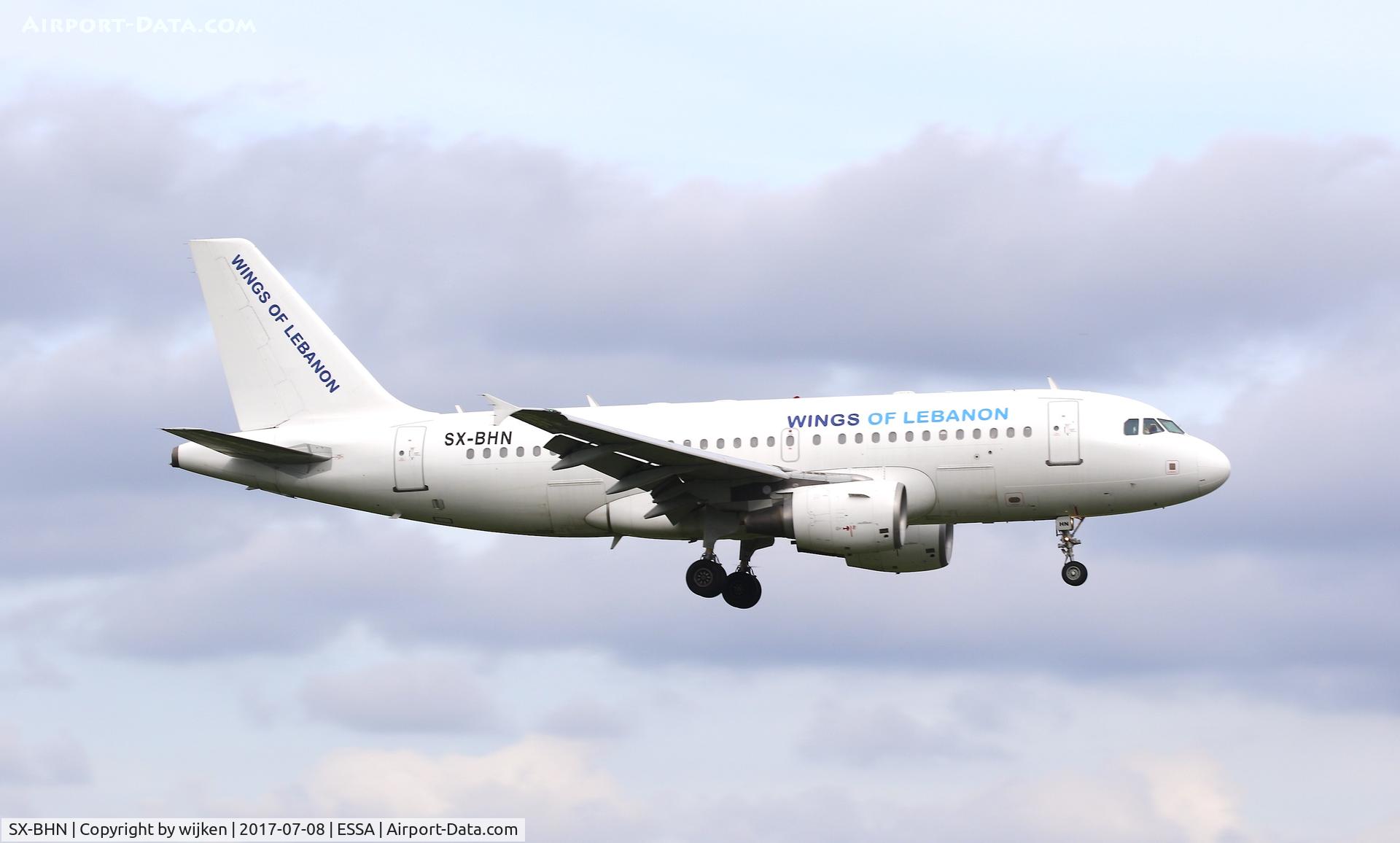 SX-BHN, 2001 Airbus A319-112 C/N 1612, RWY 19R
