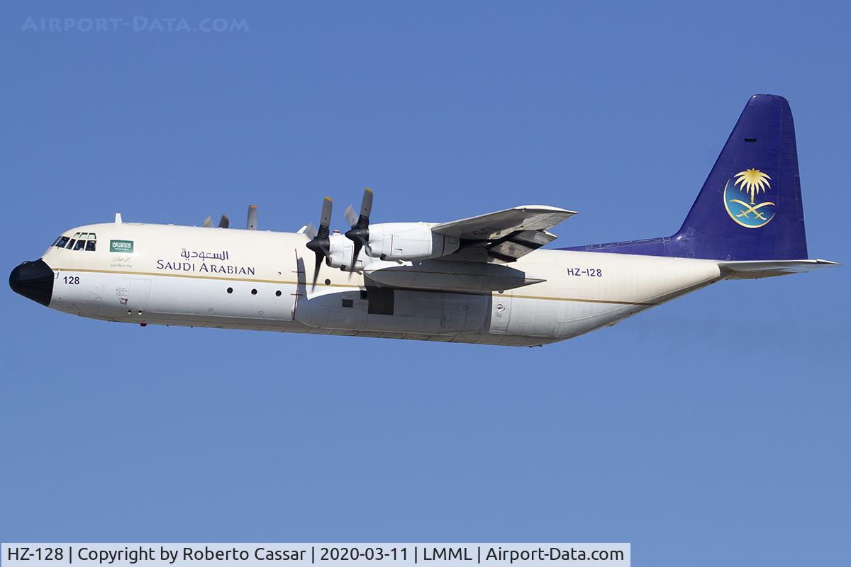 HZ-128, 1983 Lockheed L-100-30 Hercules (L-382G) C/N 382-4950, Runway 31