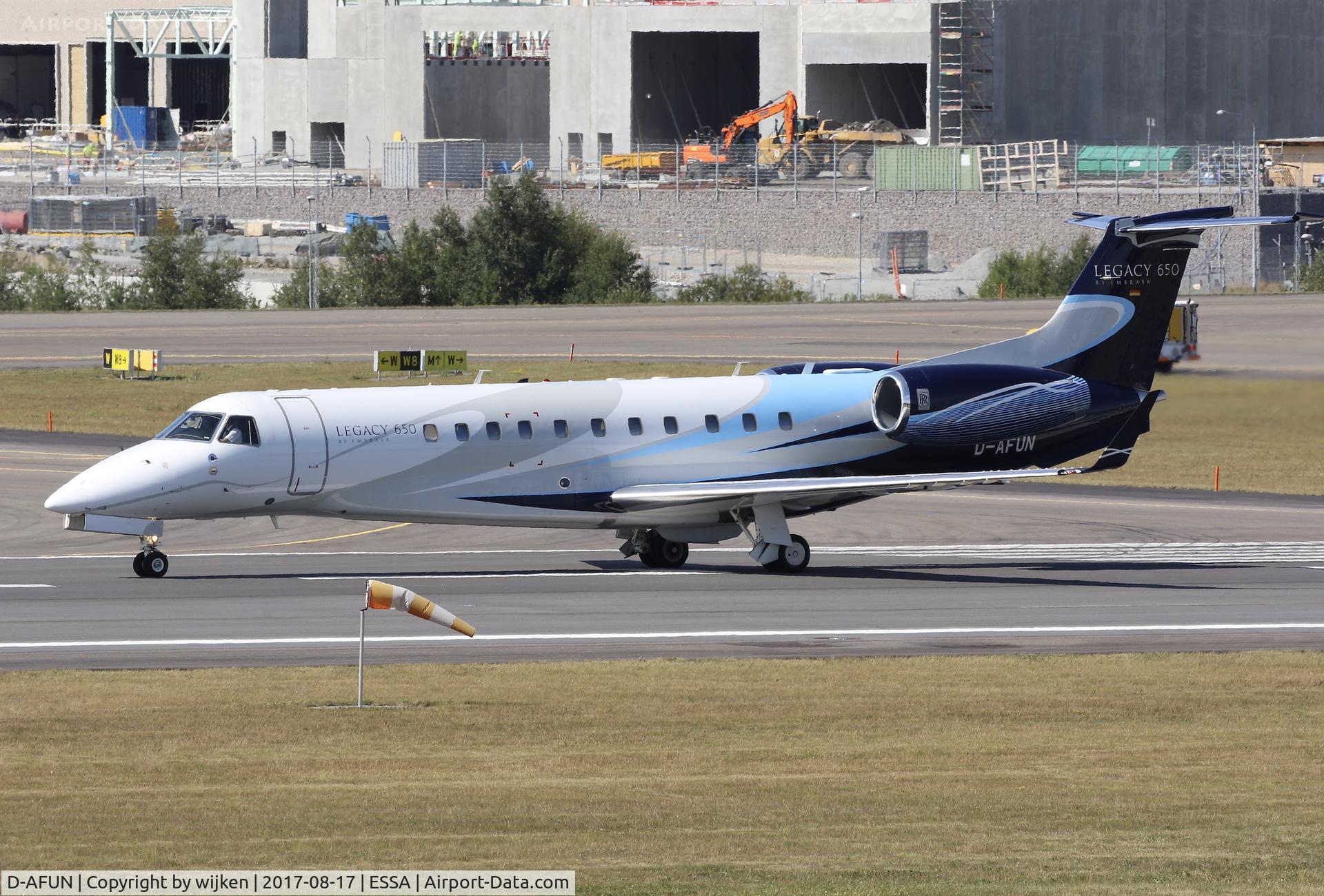 D-AFUN, 2013 Embraer EMB-135BJ Legacy 650 C/N 14501168, RWY 19L