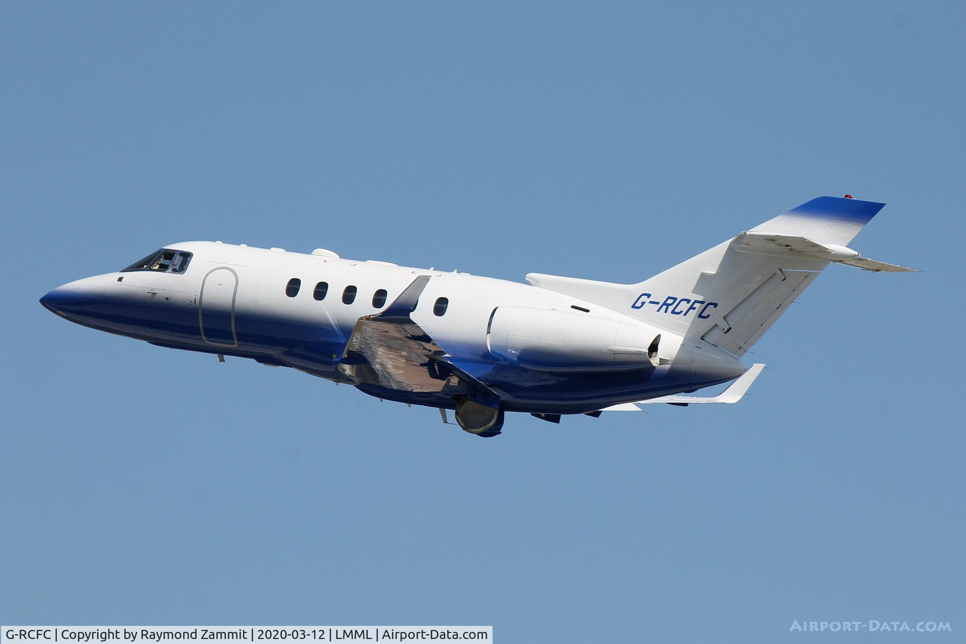 G-RCFC, 2010 Hawker Beechcraft 900XP C/N HA-0164, Hawker Beechraft 900XP G-RCFC Voluxis