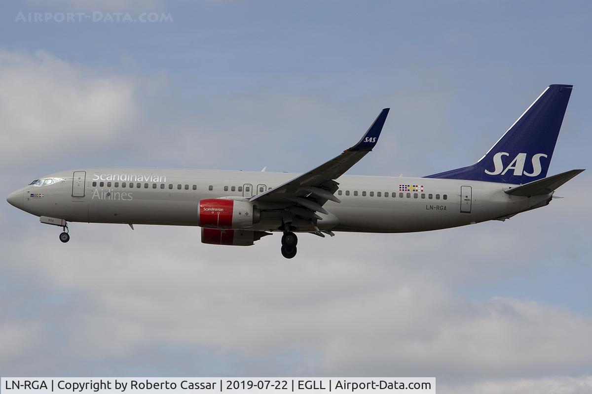 LN-RGA, 2012 Boeing 737-86N C/N 39397, Heathrow