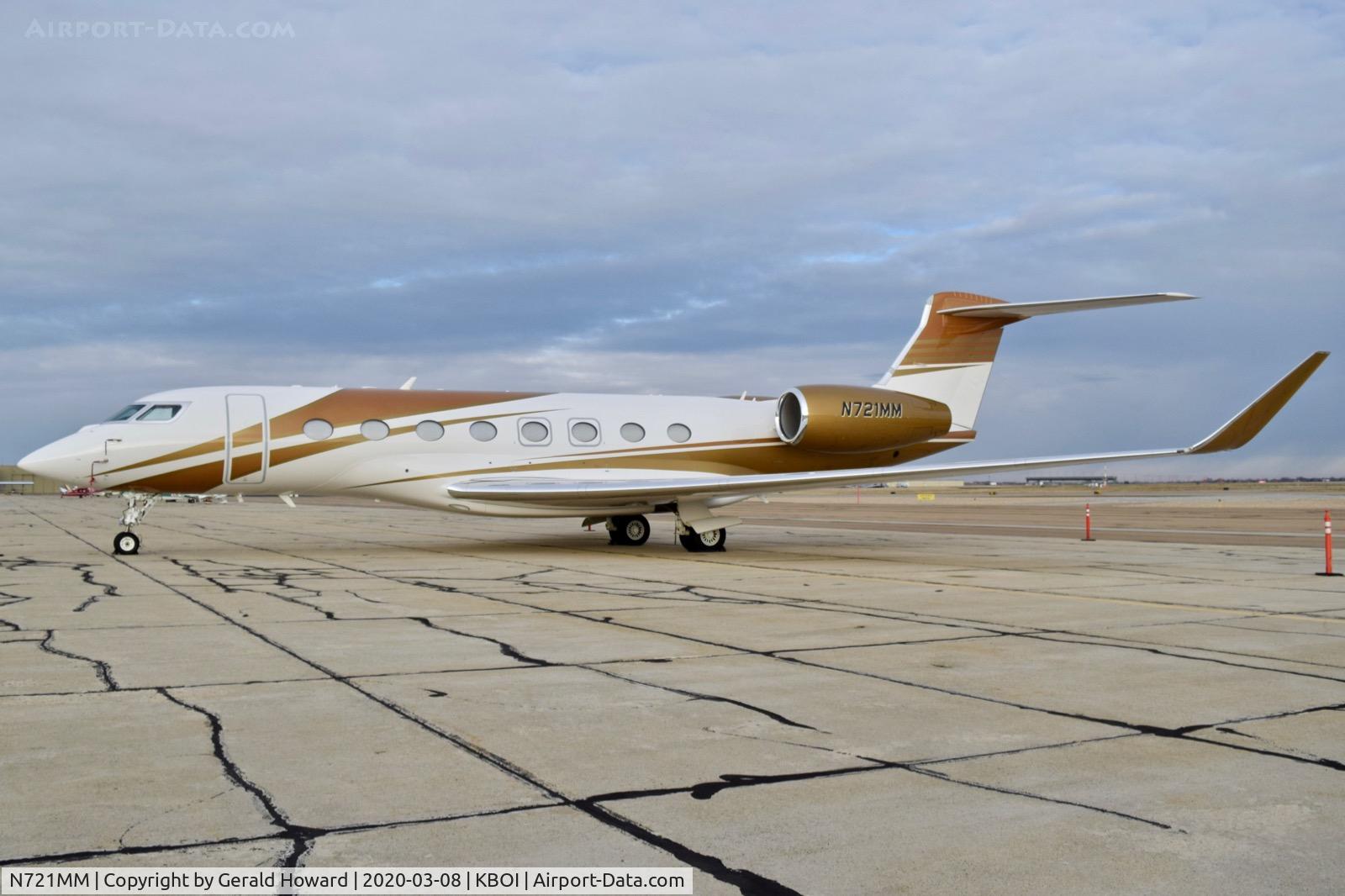 N721MM, 2000 Gulfstream Aerospace G-V C/N 613, Parked on the south GA ramp.