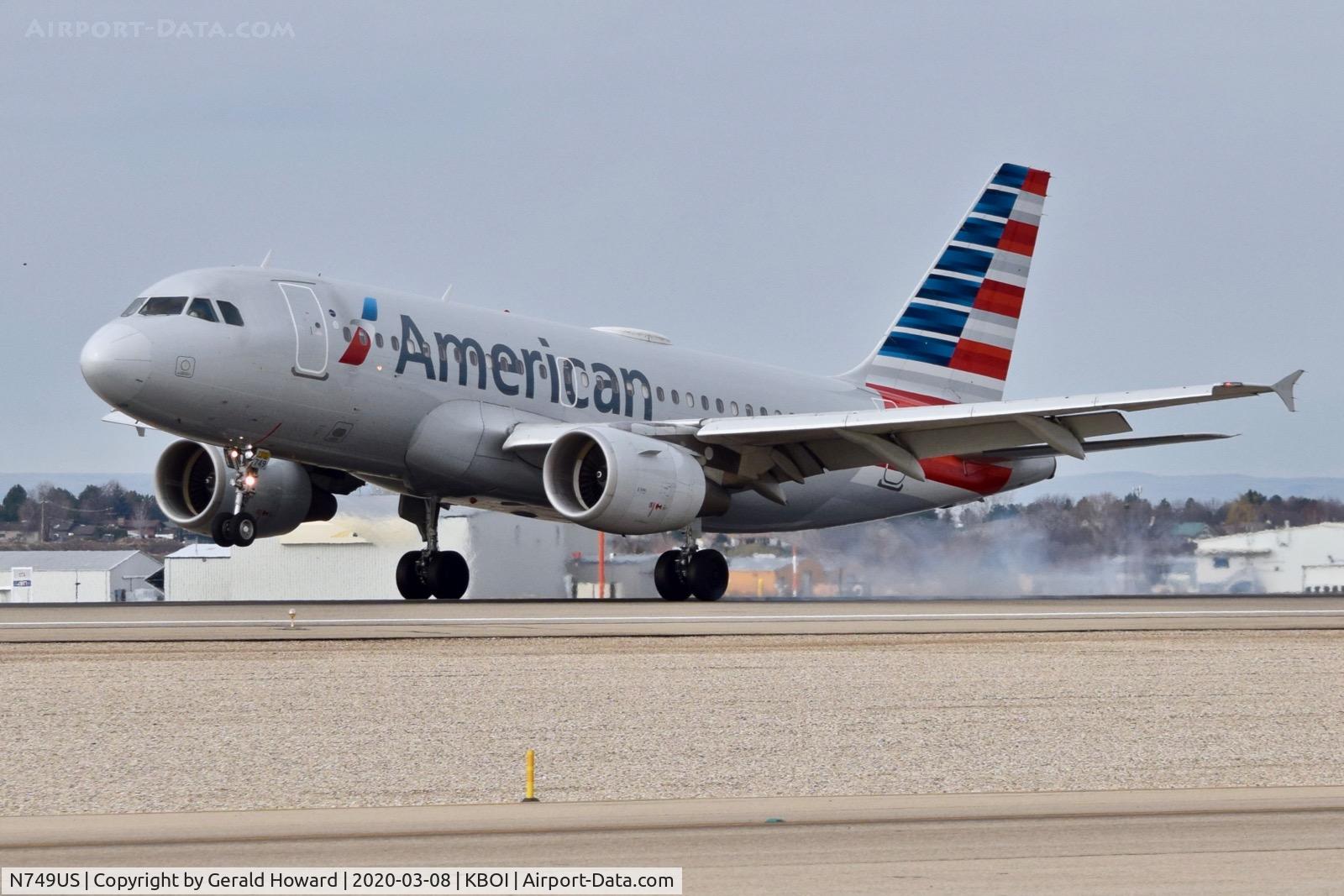 N749US, 2000 Airbus A319-112 C/N 1313, Landing 10L.