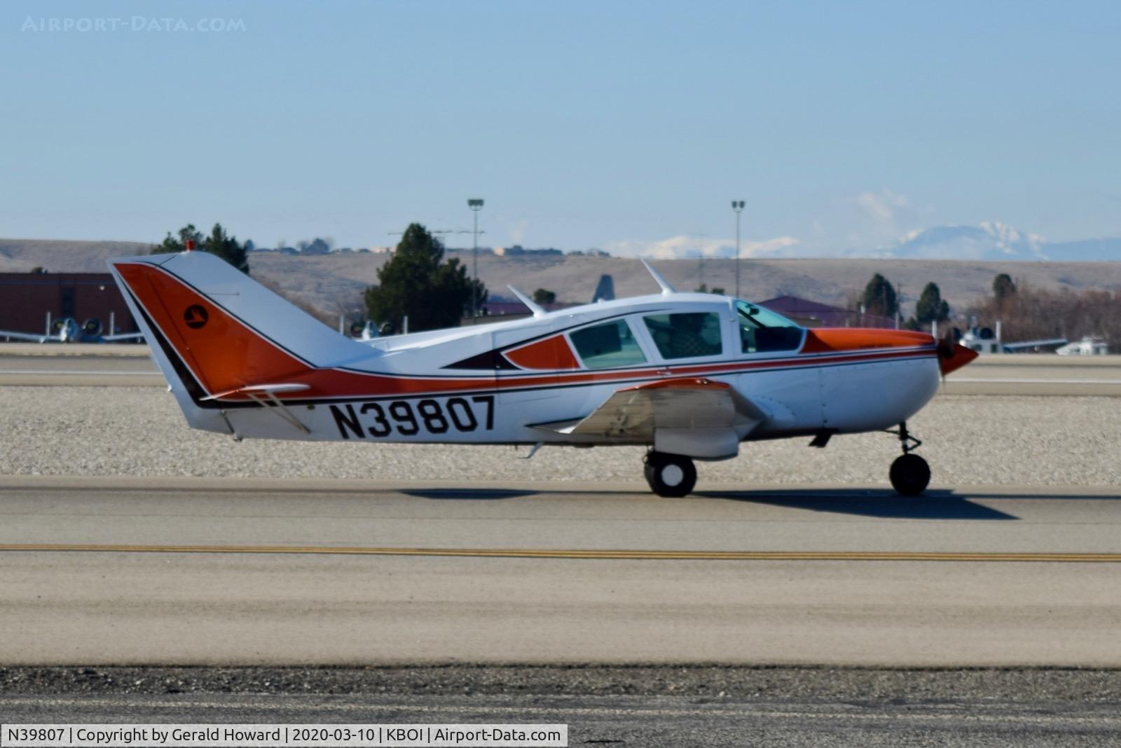 N39807, 1972 Bellanca 17-30A Viking C/N 73-30492, Taxiing on Alpha.