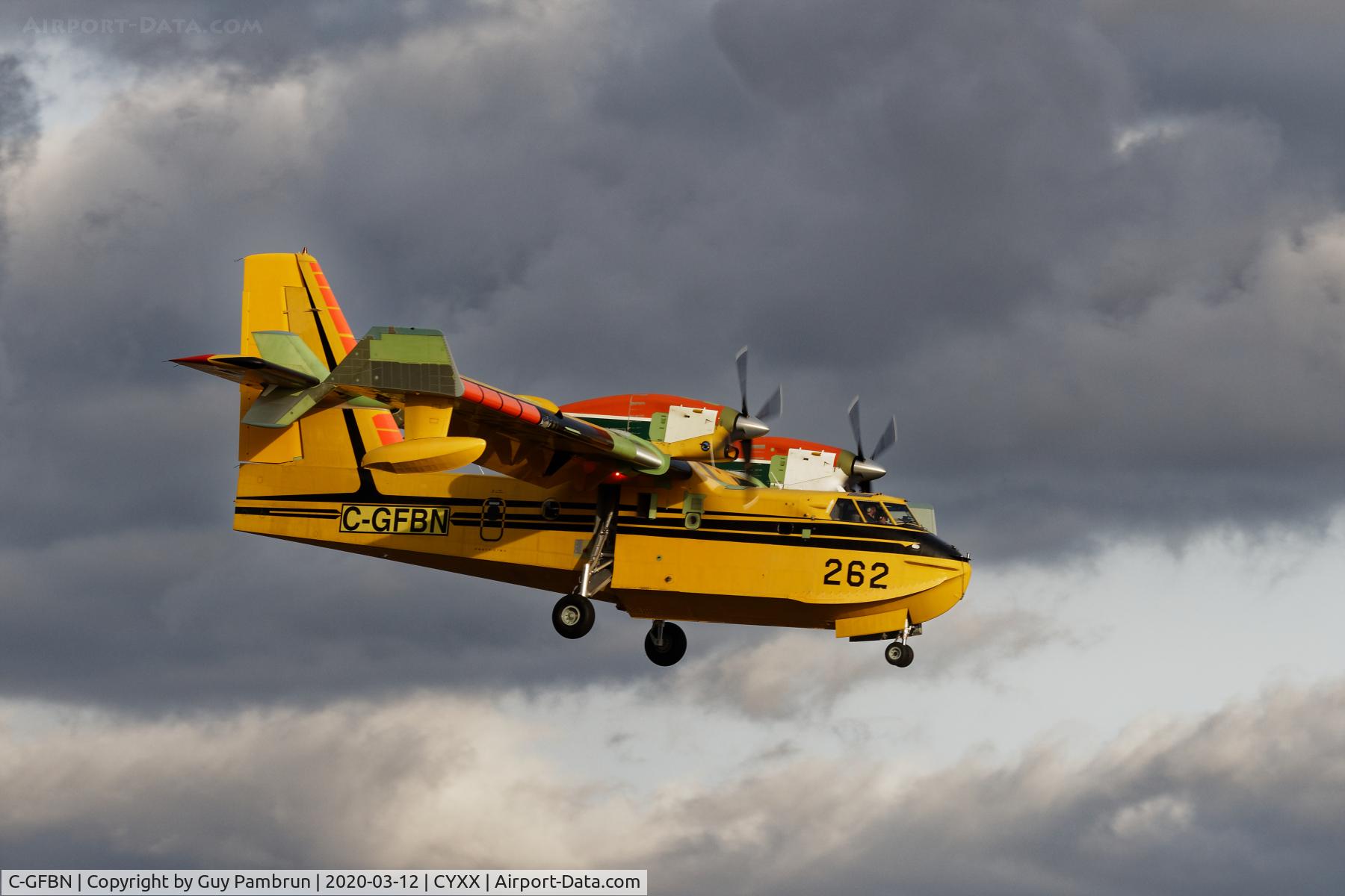 C-GFBN, 1985 Canadair CL-215-6B11 (Series CL-215T) C/N 1081, Short final