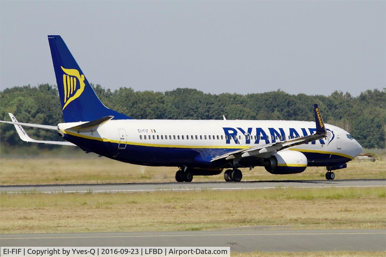 EI-FIF, 2015 Boeing 737-8AS C/N 44696, Boeing 737-8AS, Take off run rwy 05, Bordeaux Mérignac airport (LFBD-BOD)