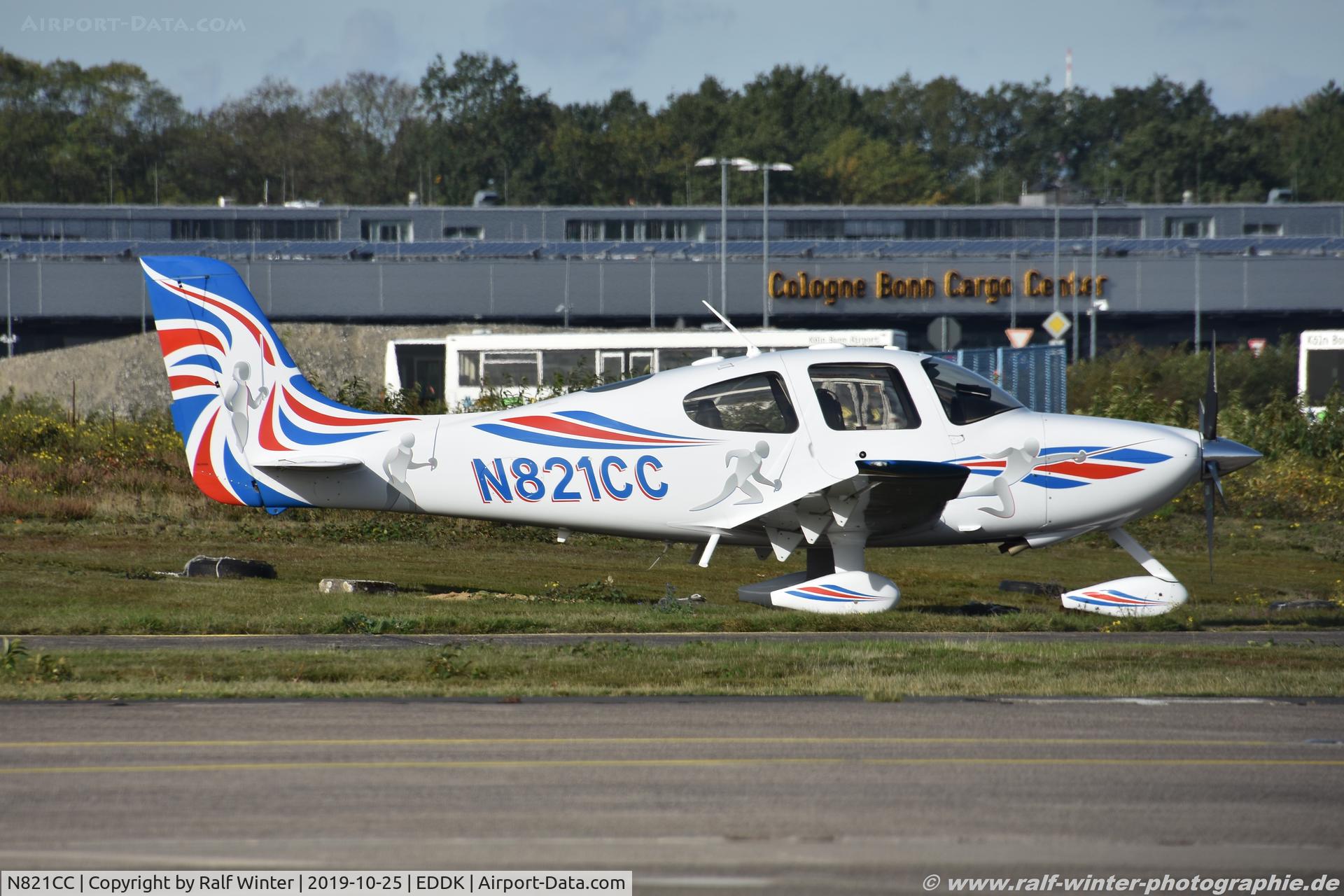 N821CC, 2005 Cirrus SR22 G2 C/N 1427, Cirrus Design SR-22 - Private - 1427 - N821CC - 25.10.2019 - CGN